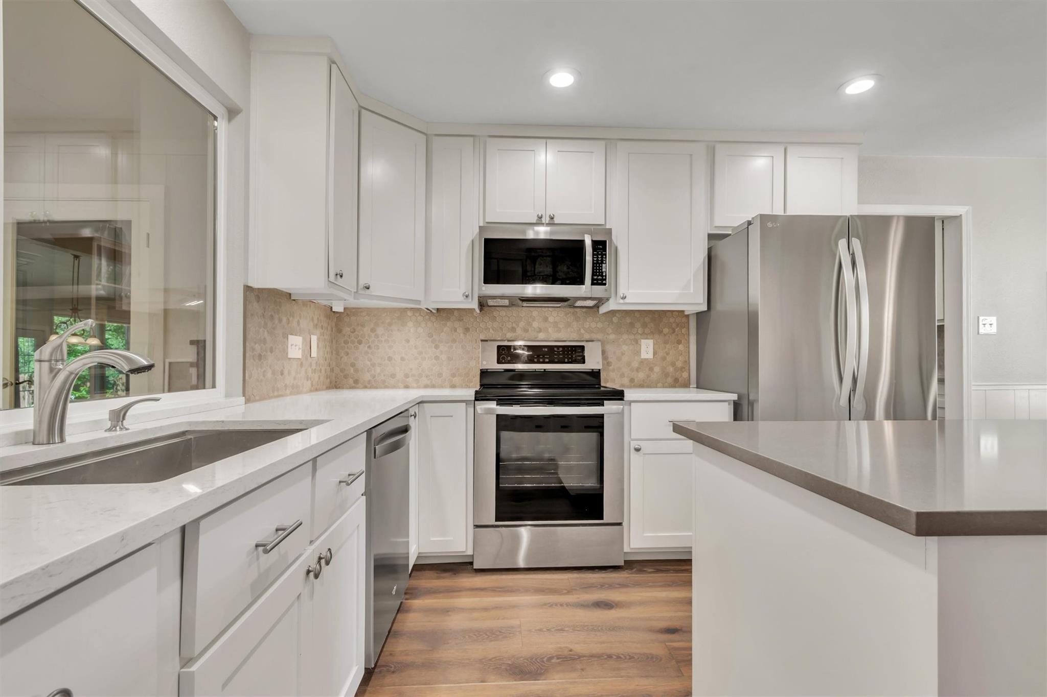 204 Mesa Dr, Georgetown, TX 78628