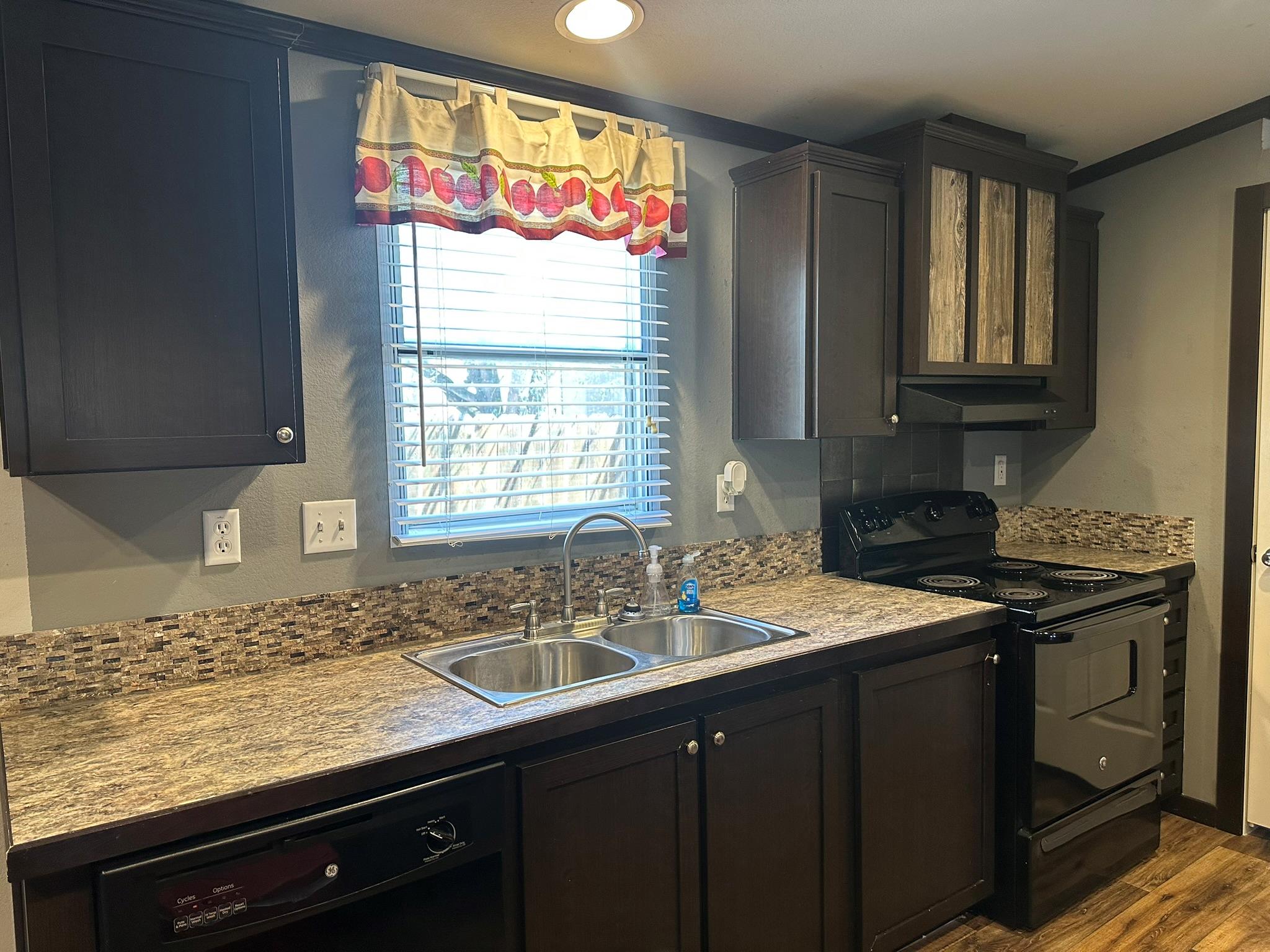 213 Susan Dr, Buda, TX 78610