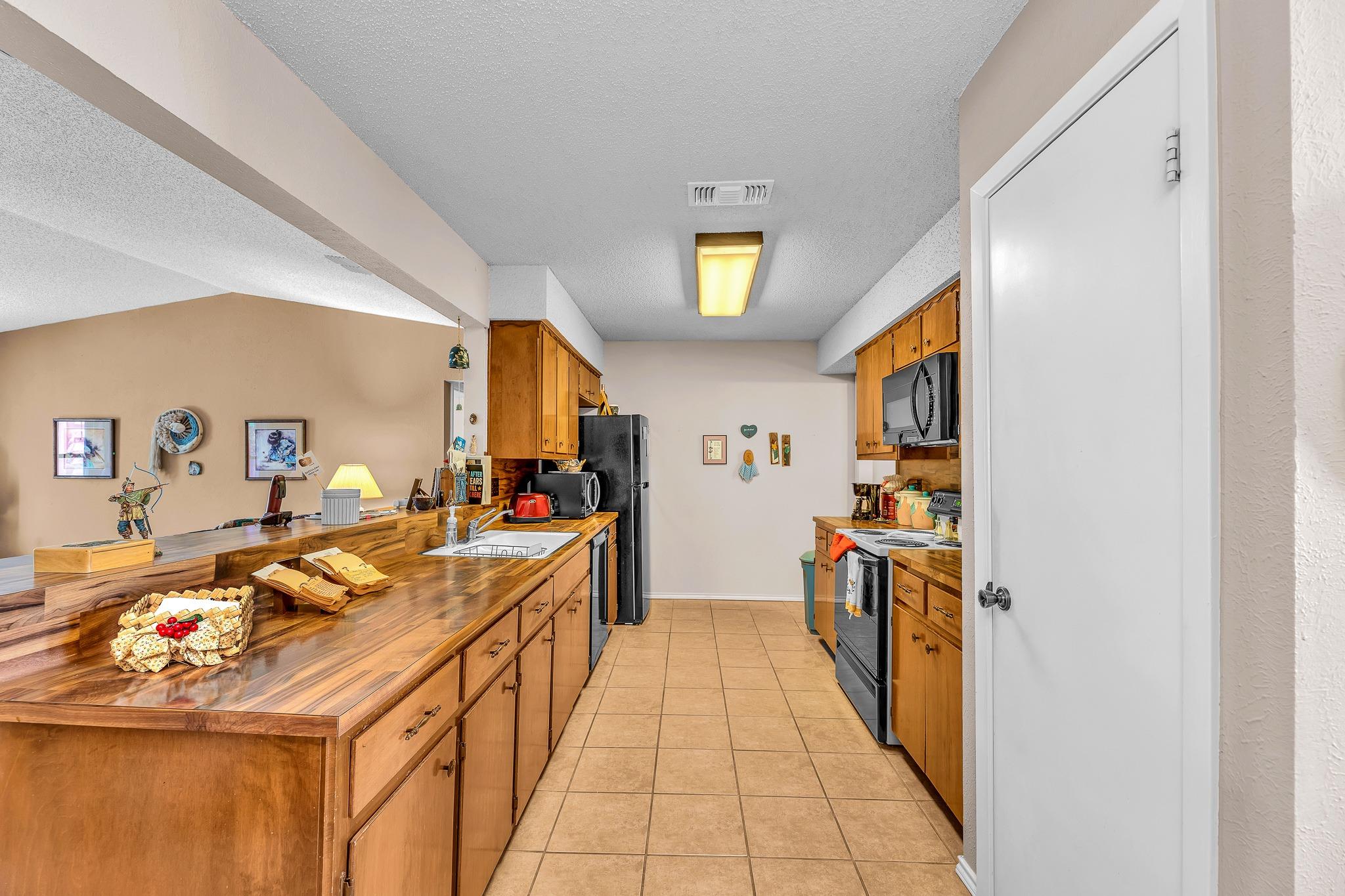 8104 Loralinda Dr, Austin, TX 78753