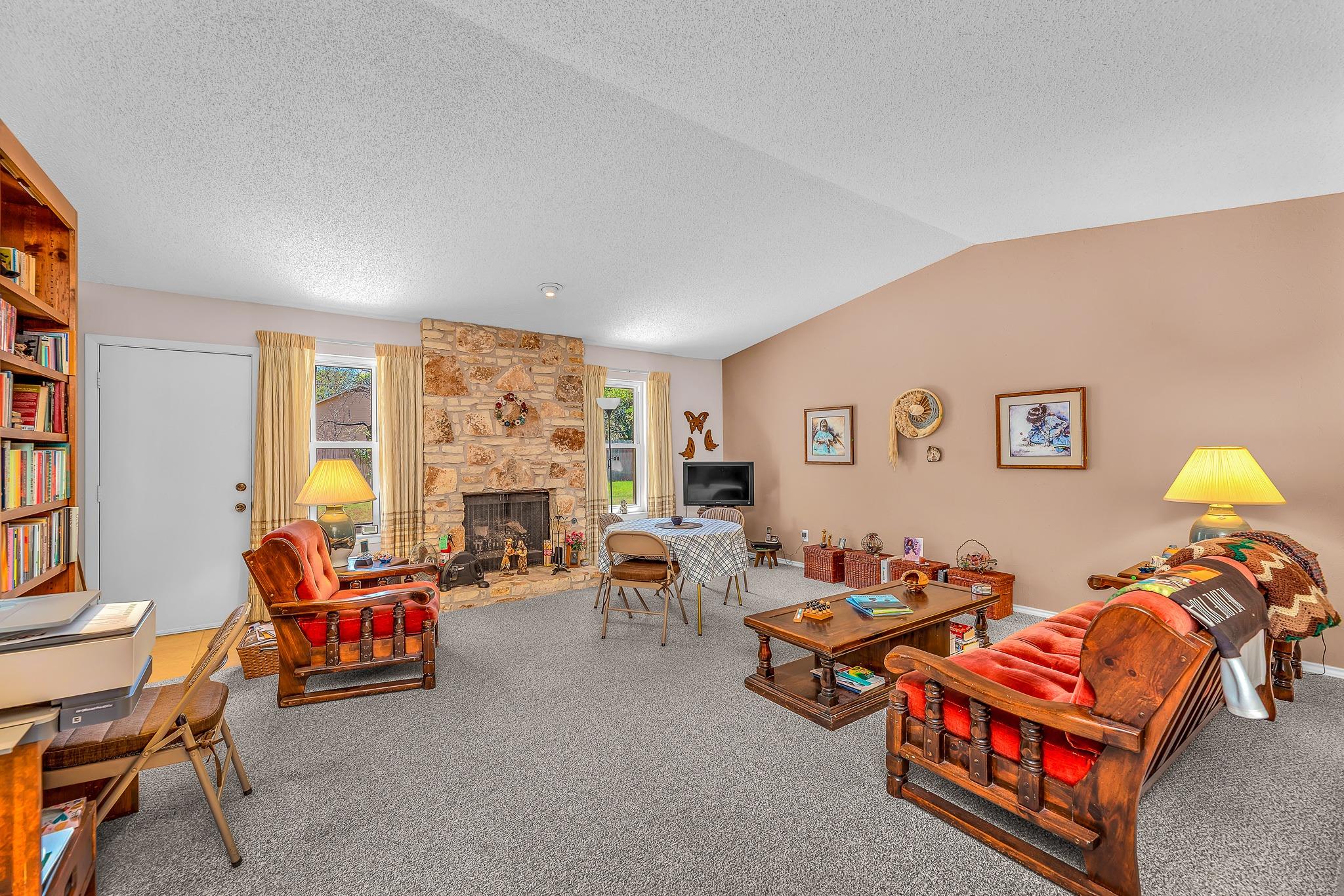 8104 Loralinda Dr, Austin, TX 78753