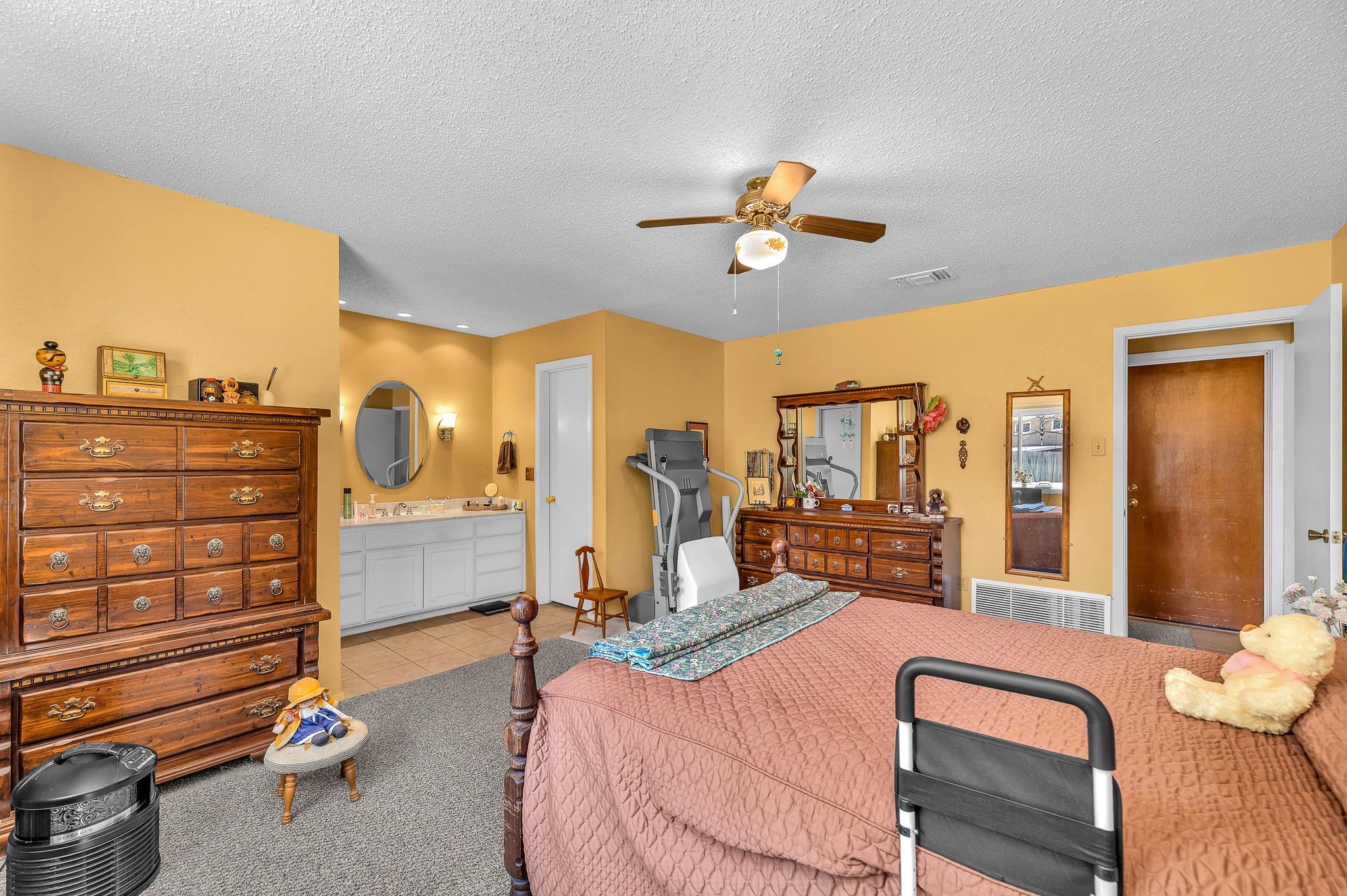 8104 Loralinda Dr, Austin, TX 78753