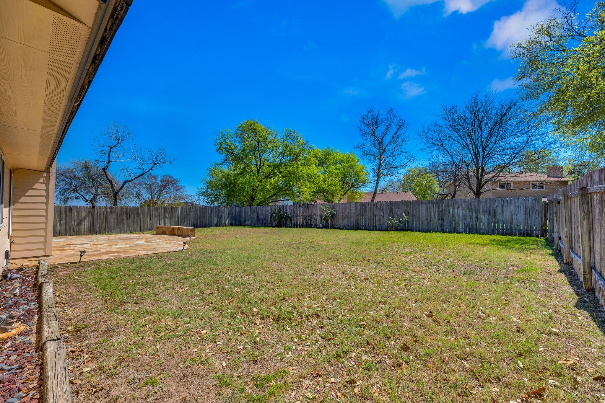 8104 Loralinda Dr, Austin, TX 78753