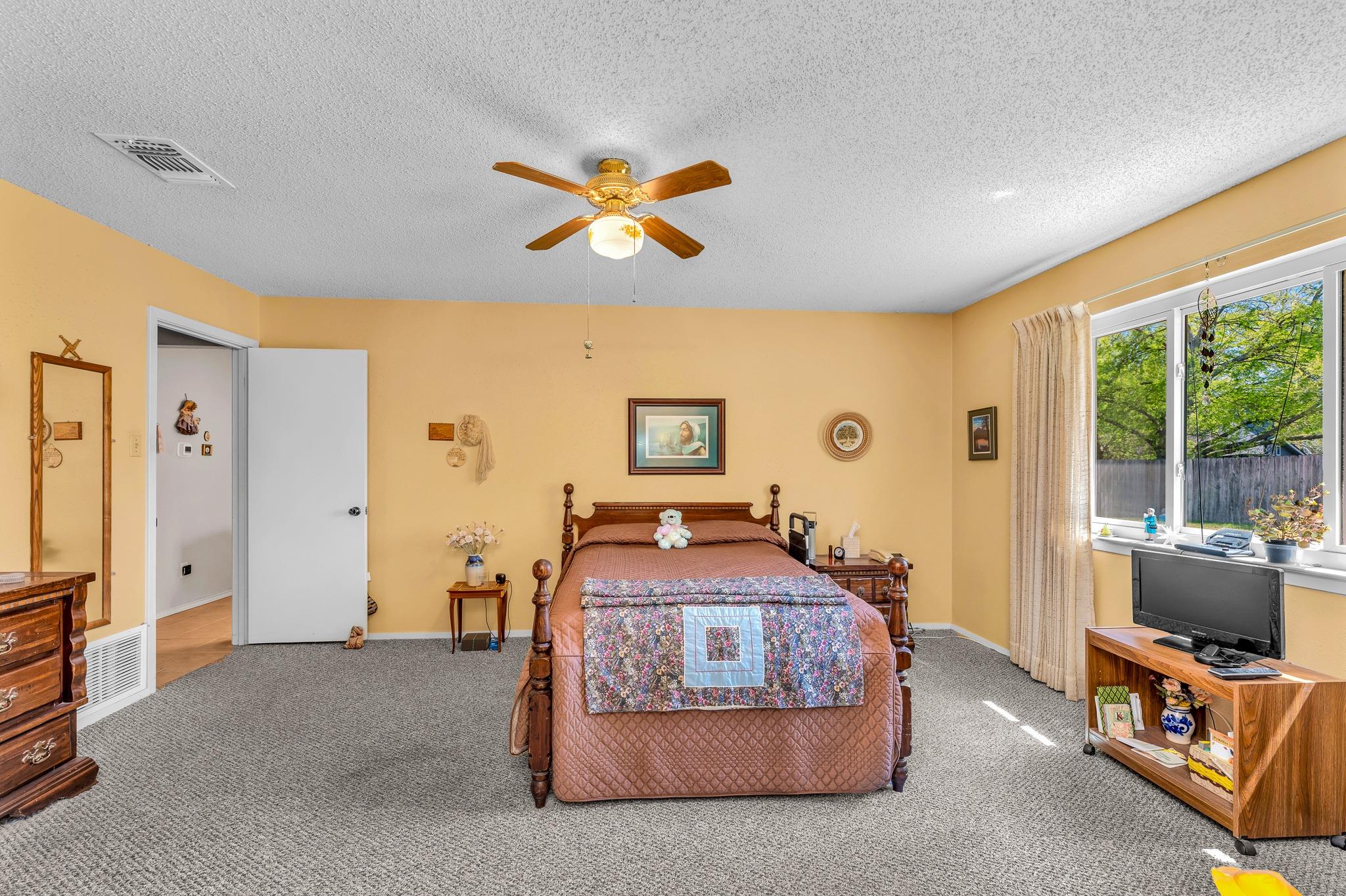 8104 Loralinda Dr, Austin, TX 78753