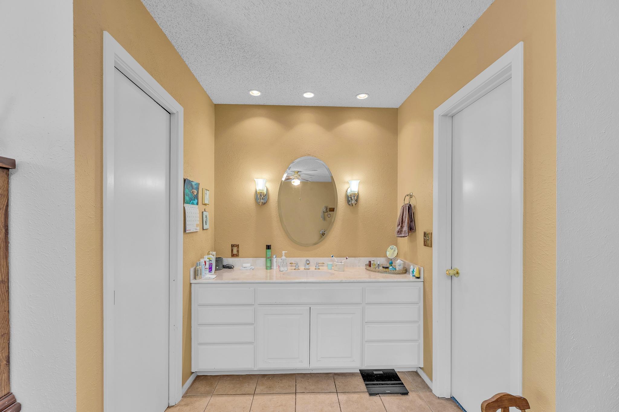 8104 Loralinda Dr, Austin, TX 78753