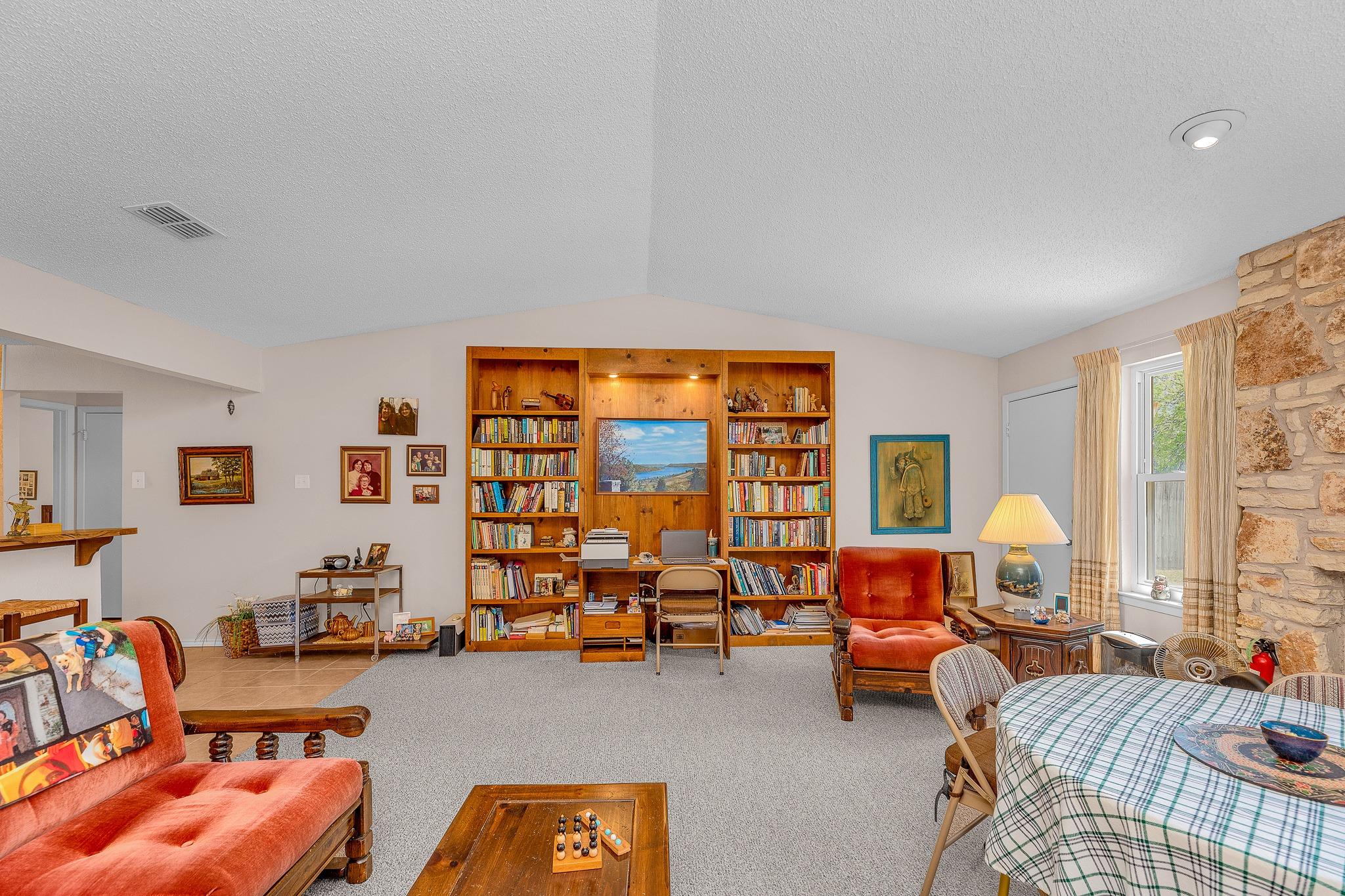 8104 Loralinda Dr, Austin, TX 78753