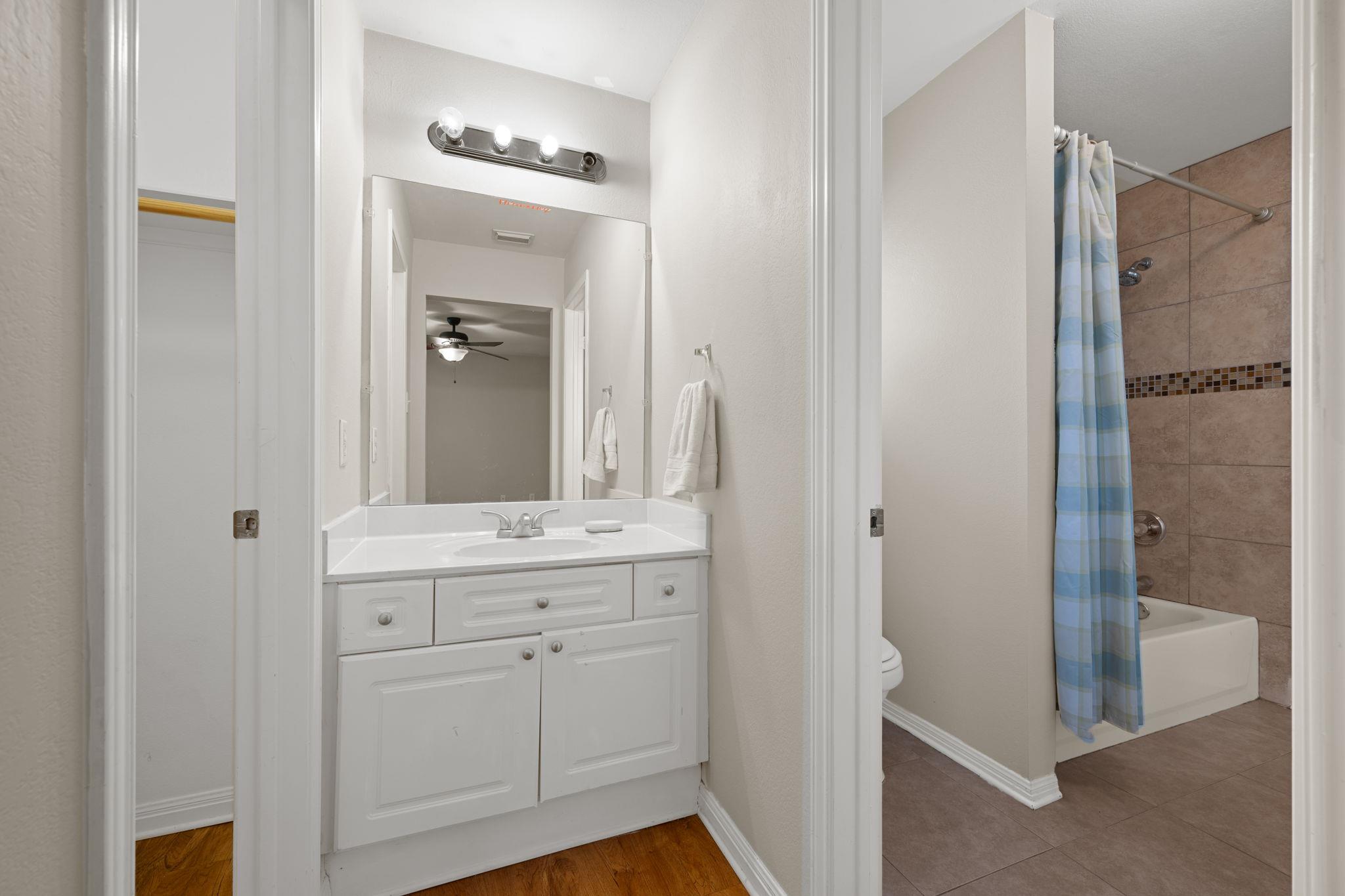 2054 Kimbrook Dr, Round Rock, TX 78681