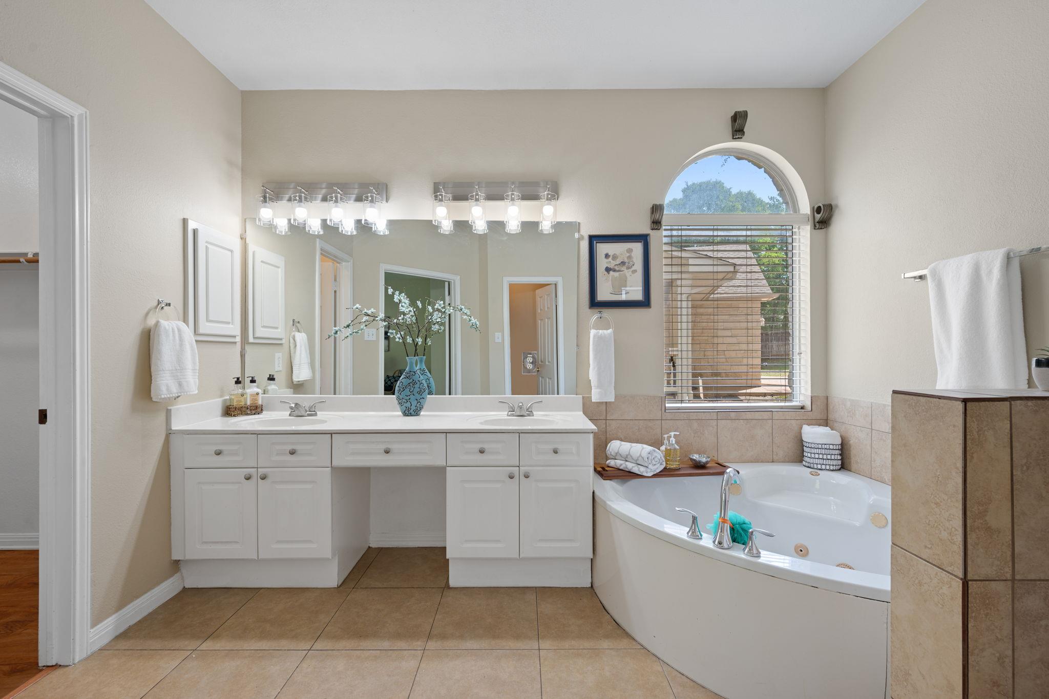 2054 Kimbrook Dr, Round Rock, TX 78681