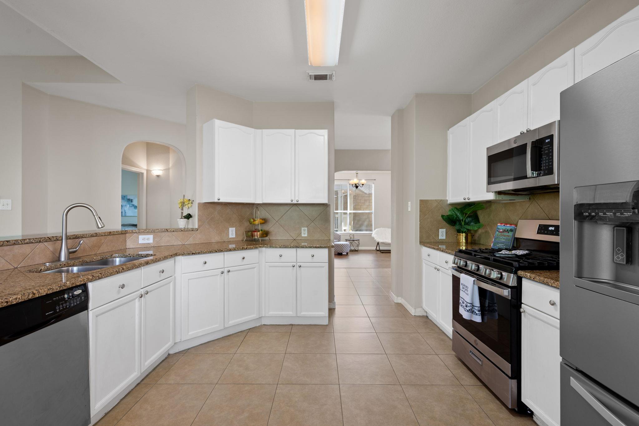 2054 Kimbrook Dr, Round Rock, TX 78681