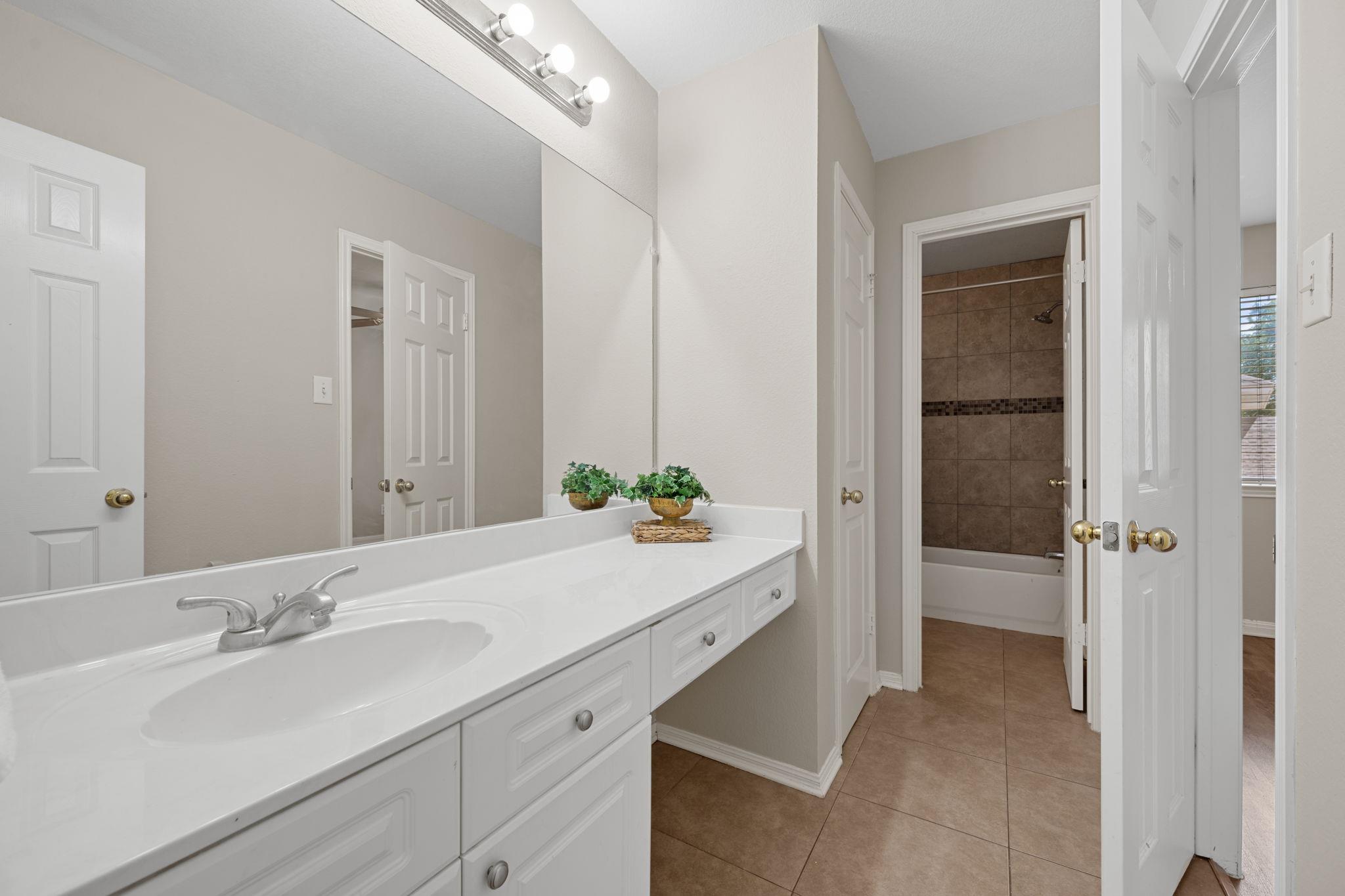 2054 Kimbrook Dr, Round Rock, TX 78681