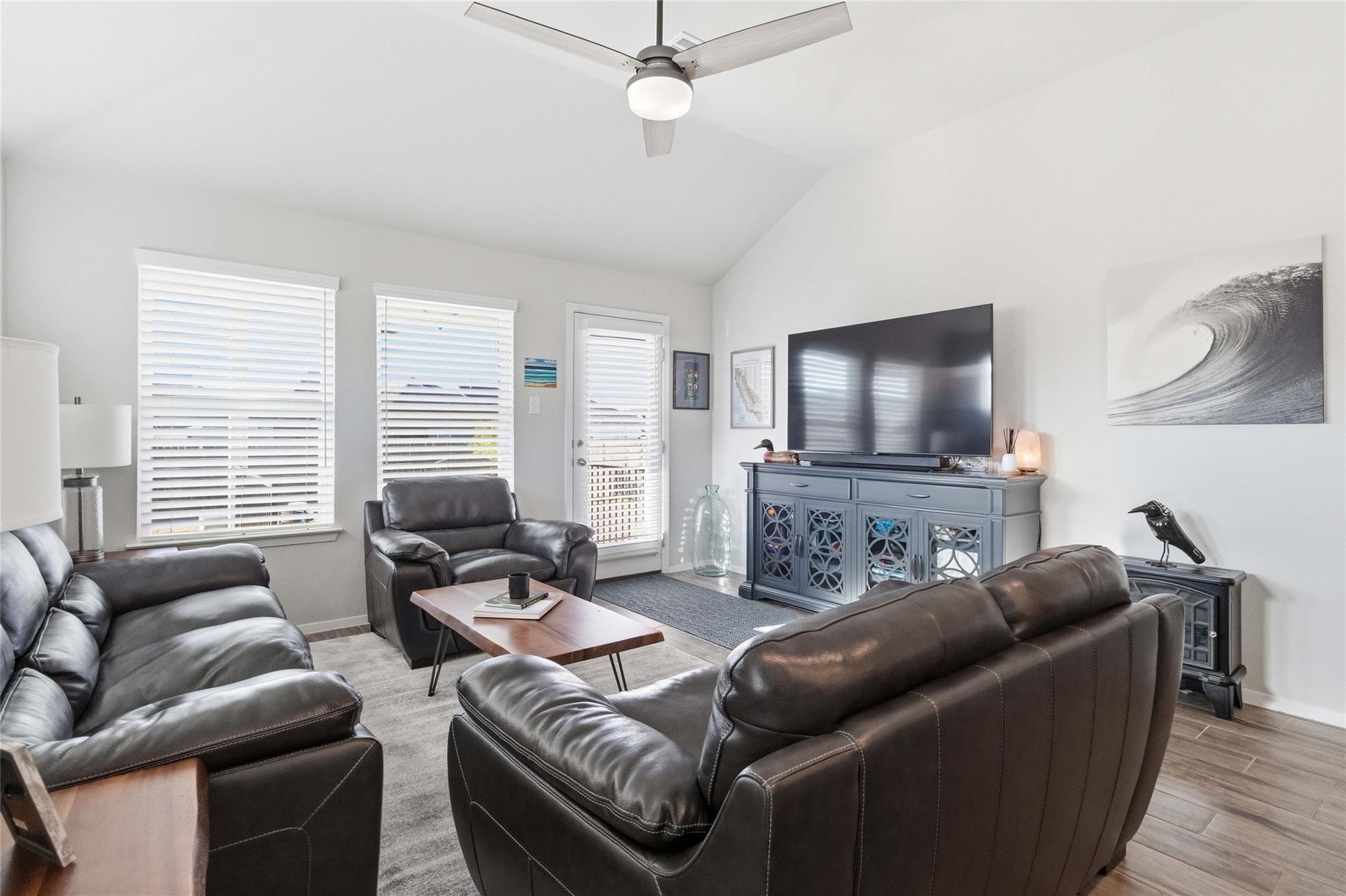 253 Sage Meadows Dr, San Marcos, TX 78666