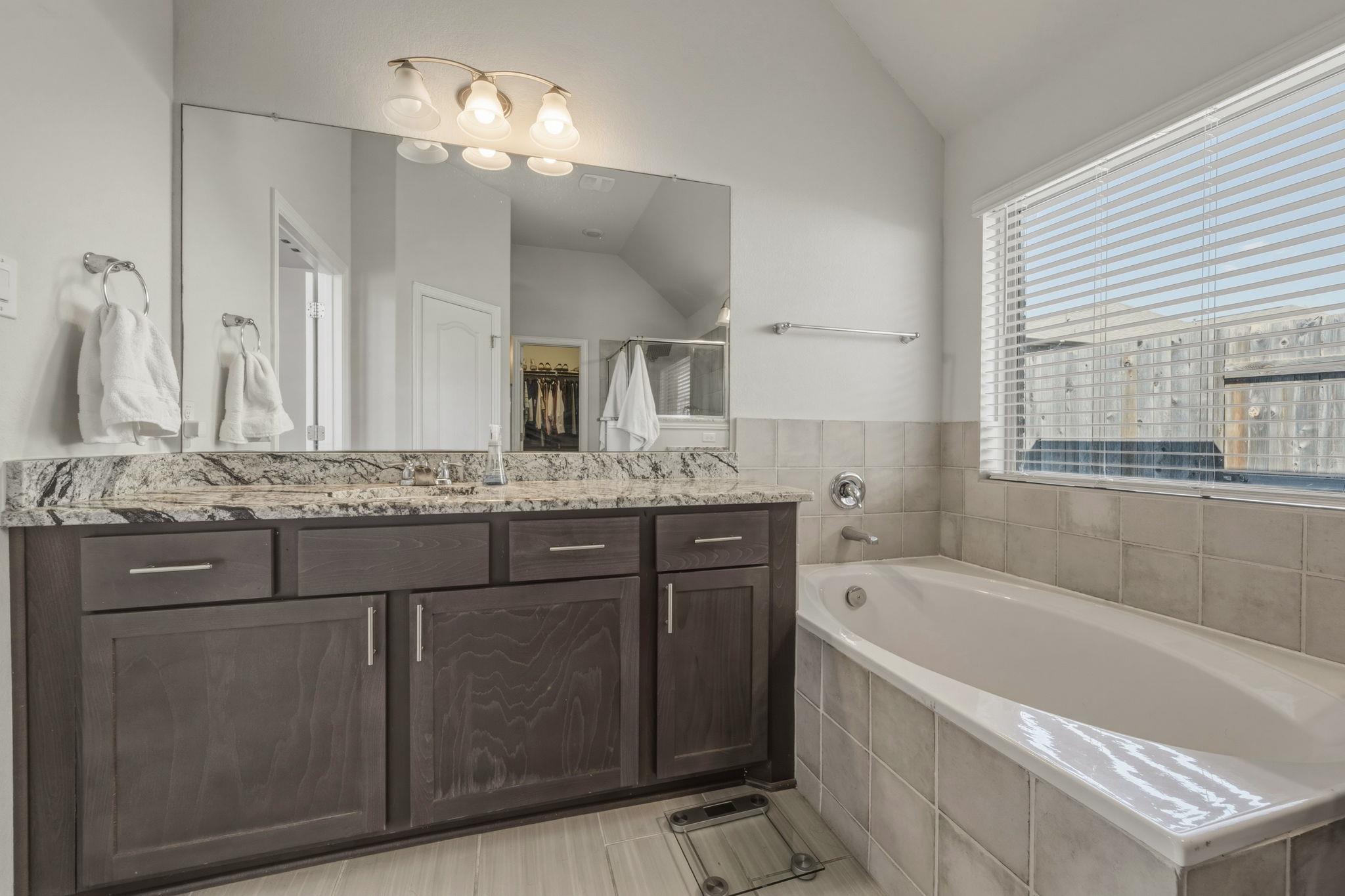 918 Leadtree Loop, Buda, TX 78610