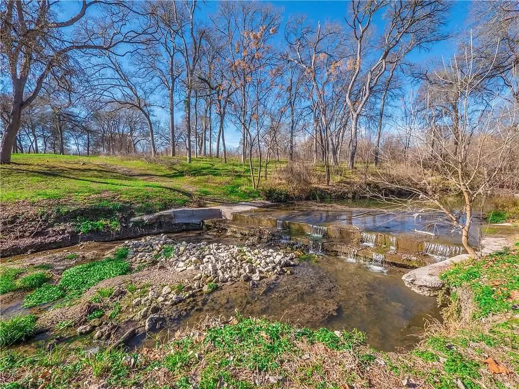 11900 Fm 1660, Hutto, TX 78634