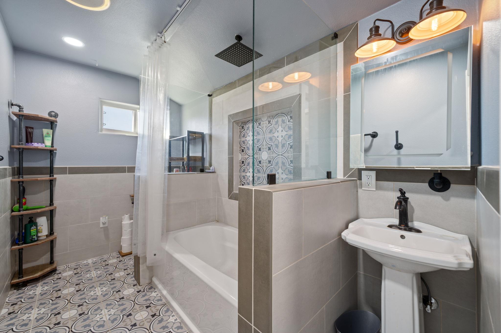 11900 Fm 1660, Hutto, TX 78634