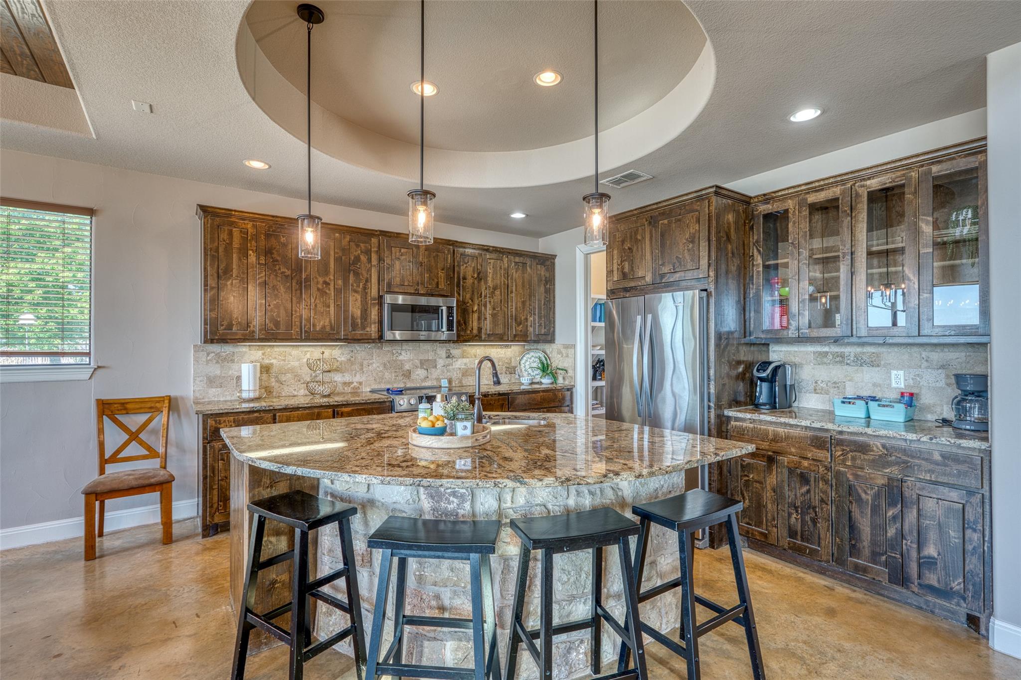 517 Reynolds St, Kingsland, TX 78639