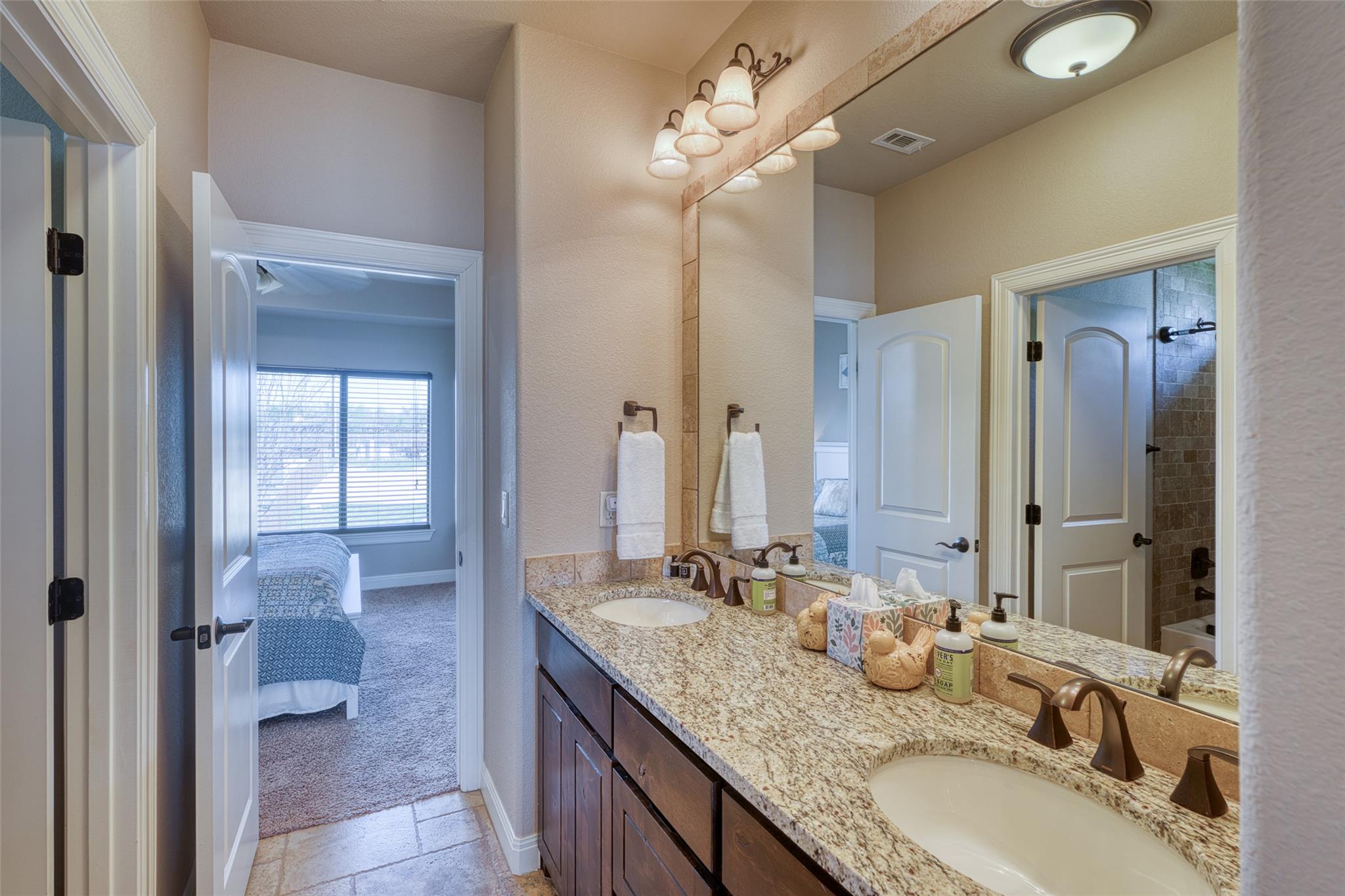 517 Reynolds St, Kingsland, TX 78639