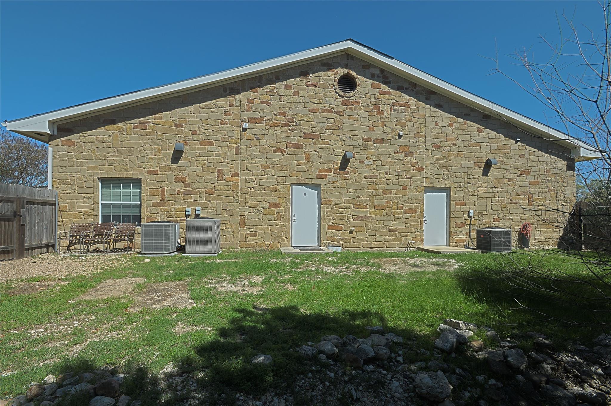 2501 S Bagdad Rd # Unit B, Leander, TX 78641