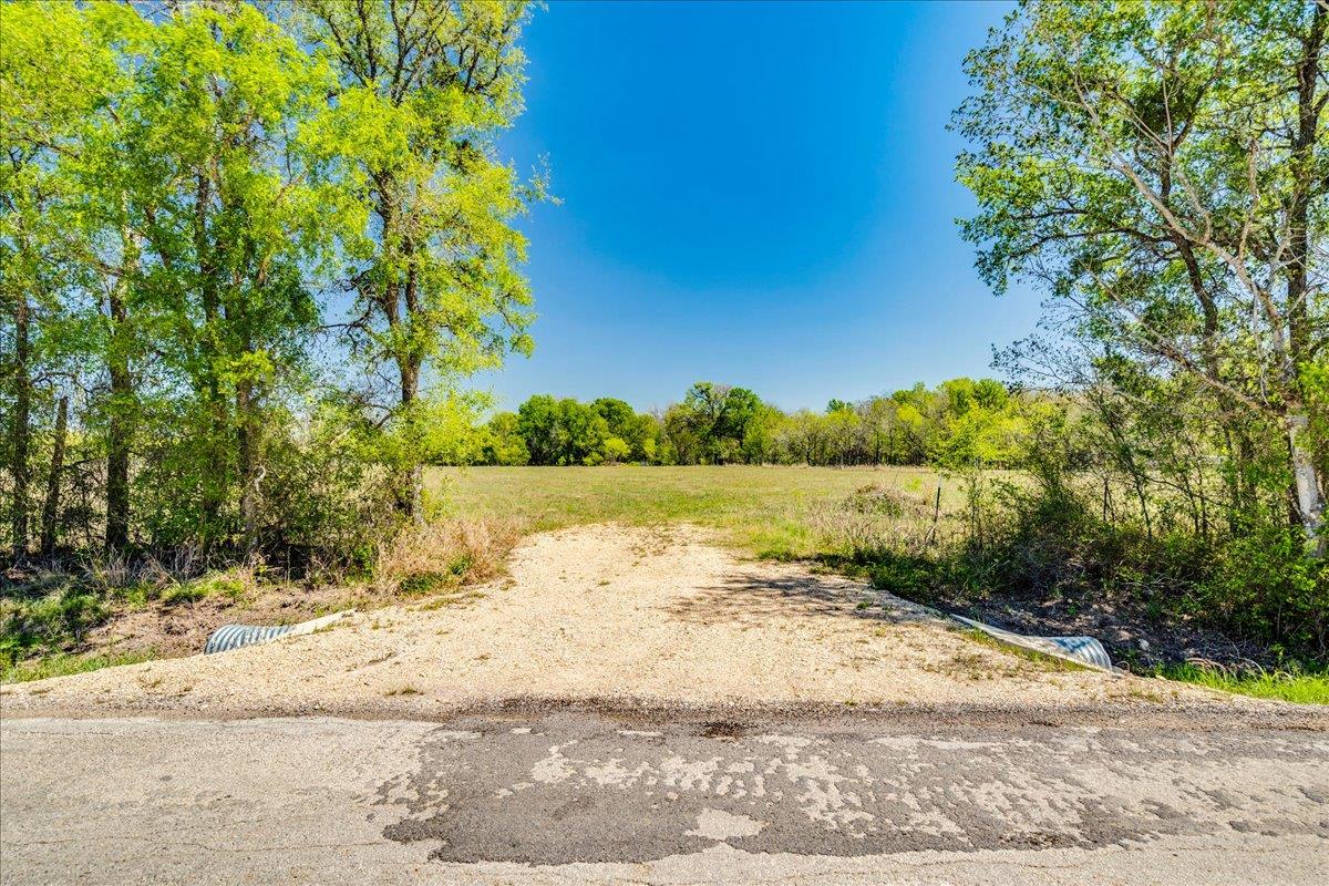 169 Sand Hill Rd, Dale, TX 78616