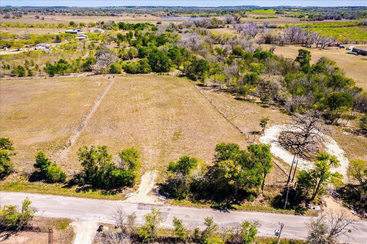 169 Sand Hill Rd, Dale, TX 78616