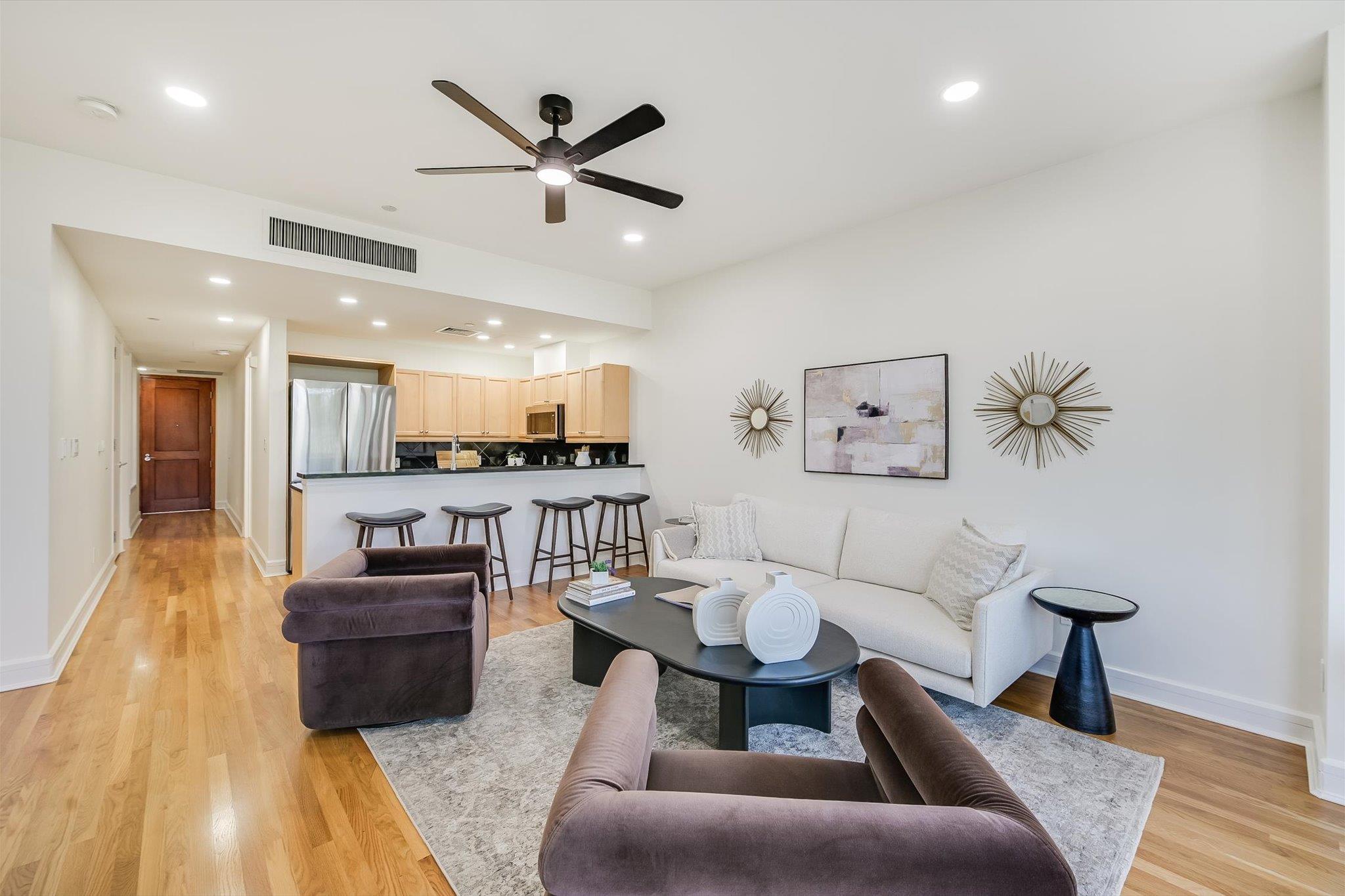 901 W 9th St # 203, Austin, TX 78703