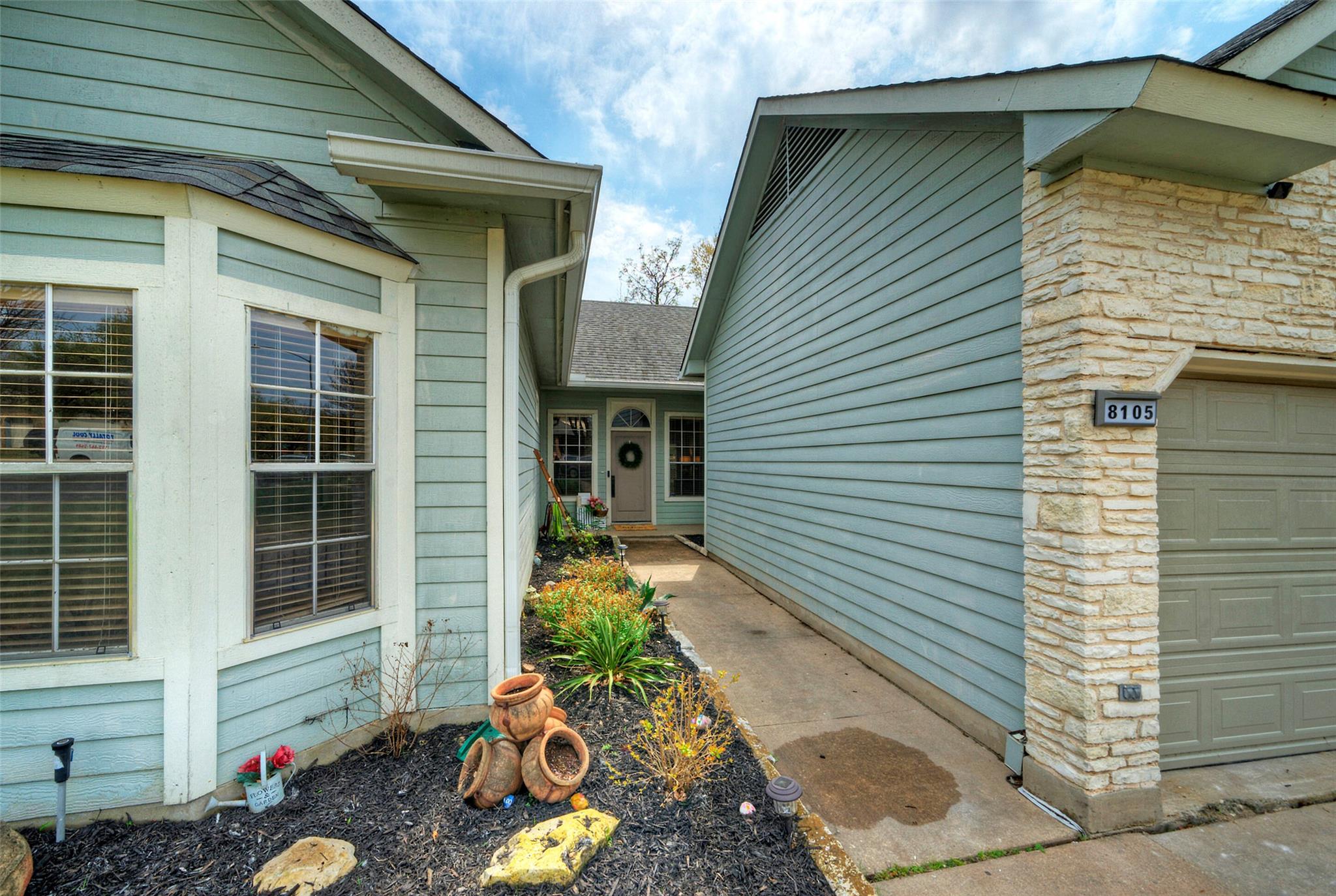 8105 Elkhorn Mountain Trl, Austin, TX 78729