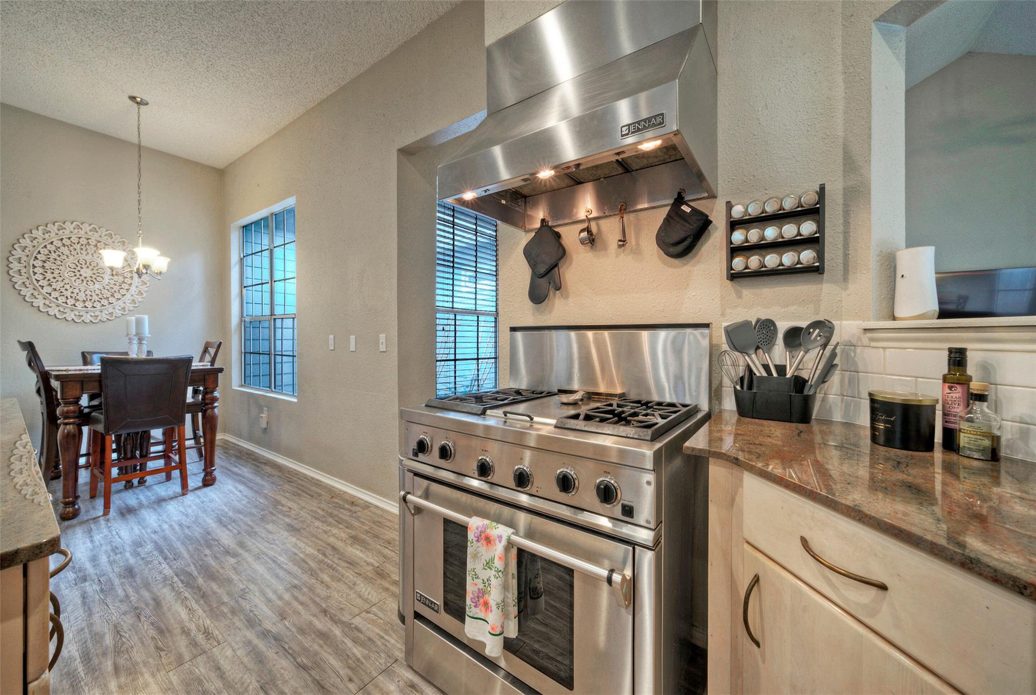 8105 Elkhorn Mountain Trl, Austin, TX 78729