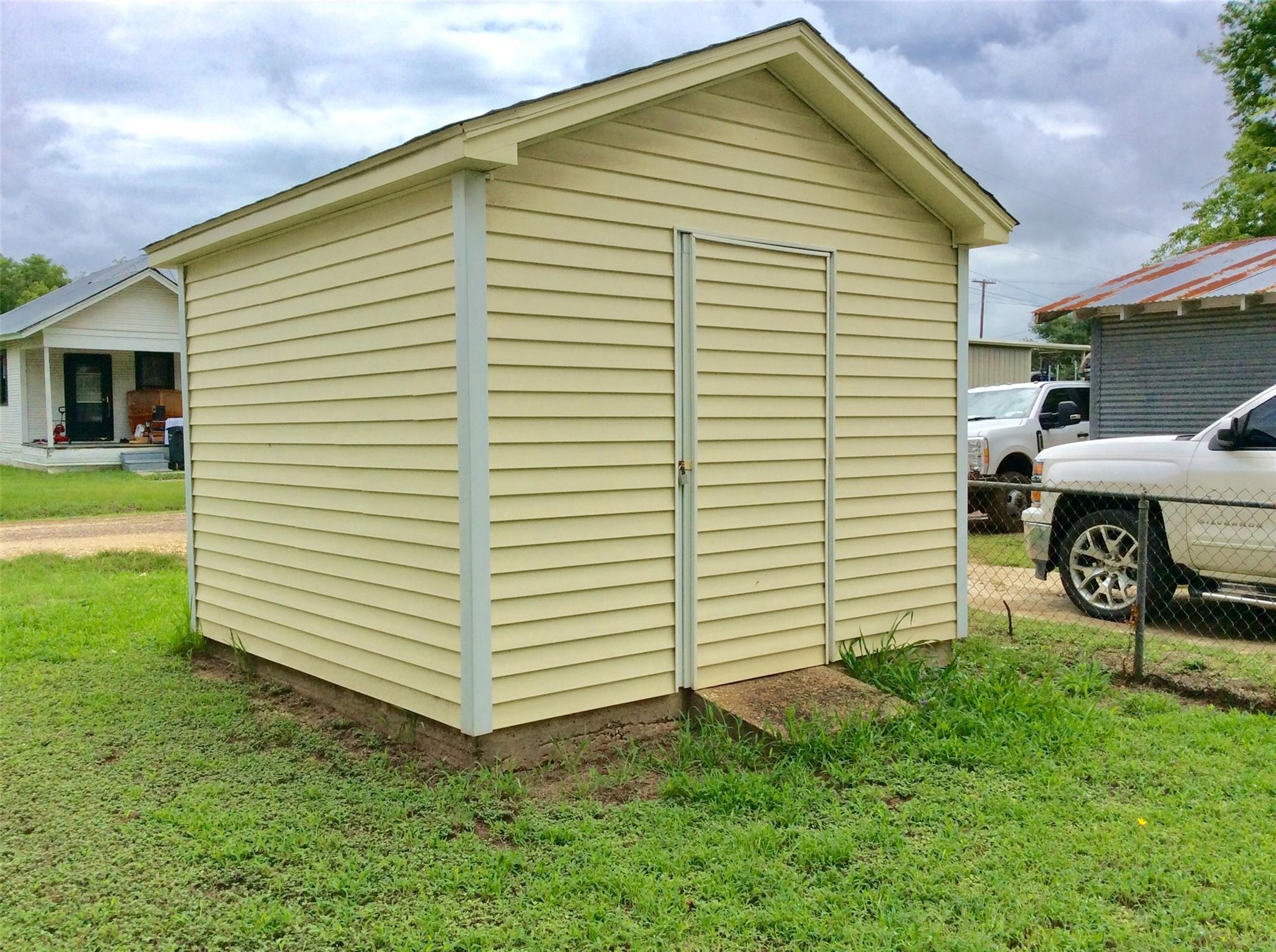 406 N Broadway St, Caldwell, TX 77836