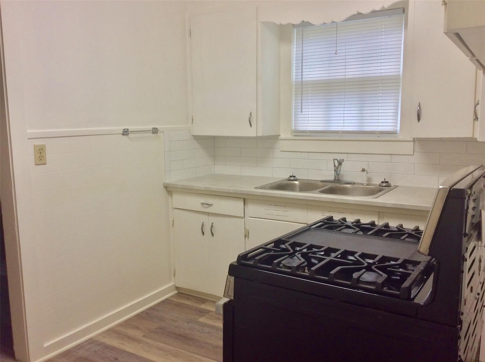 406 N Broadway St, Caldwell, TX 77836