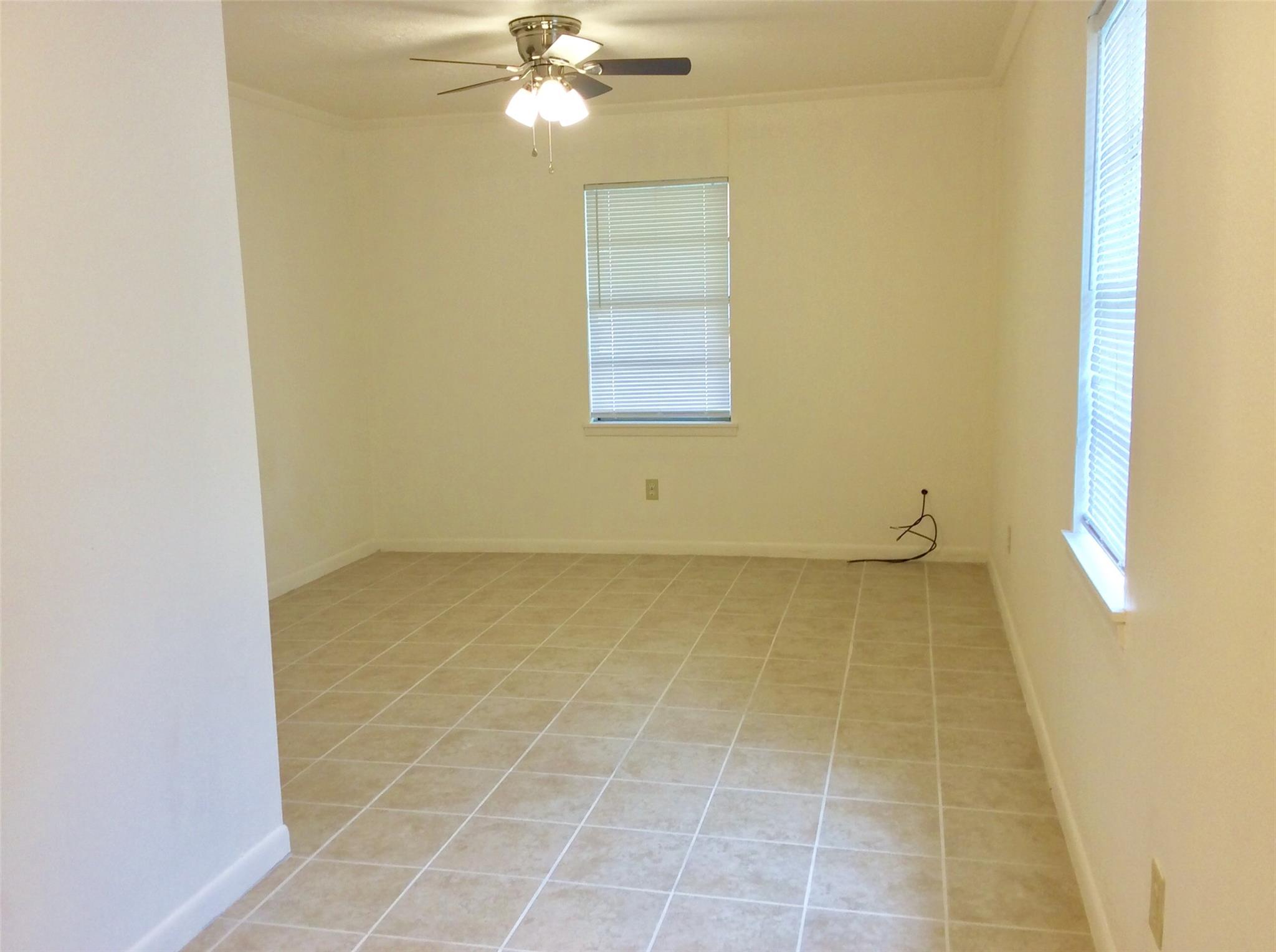 406 N Broadway St, Caldwell, TX 77836