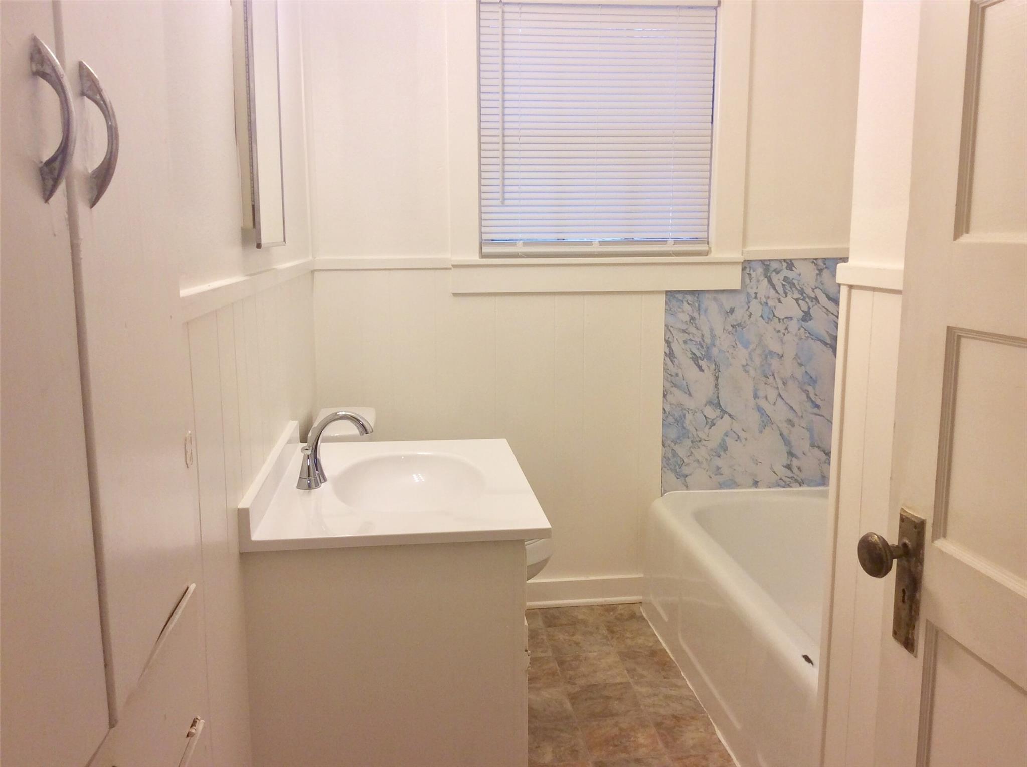 406 N Broadway St, Caldwell, TX 77836