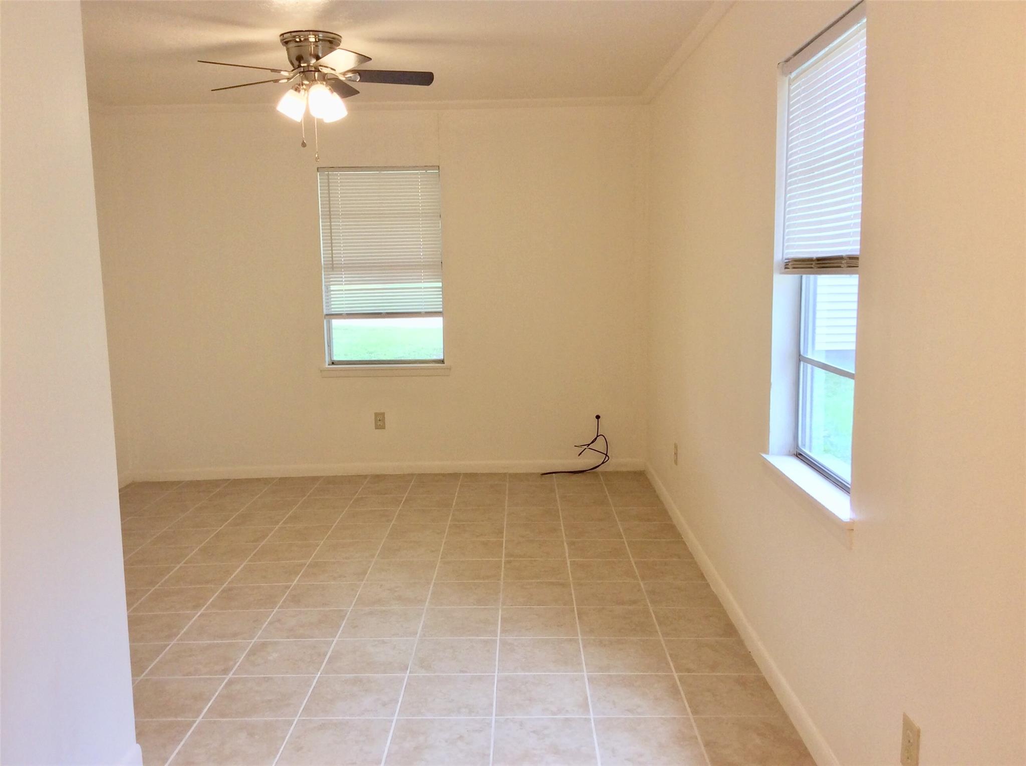 406 N Broadway St, Caldwell, TX 77836