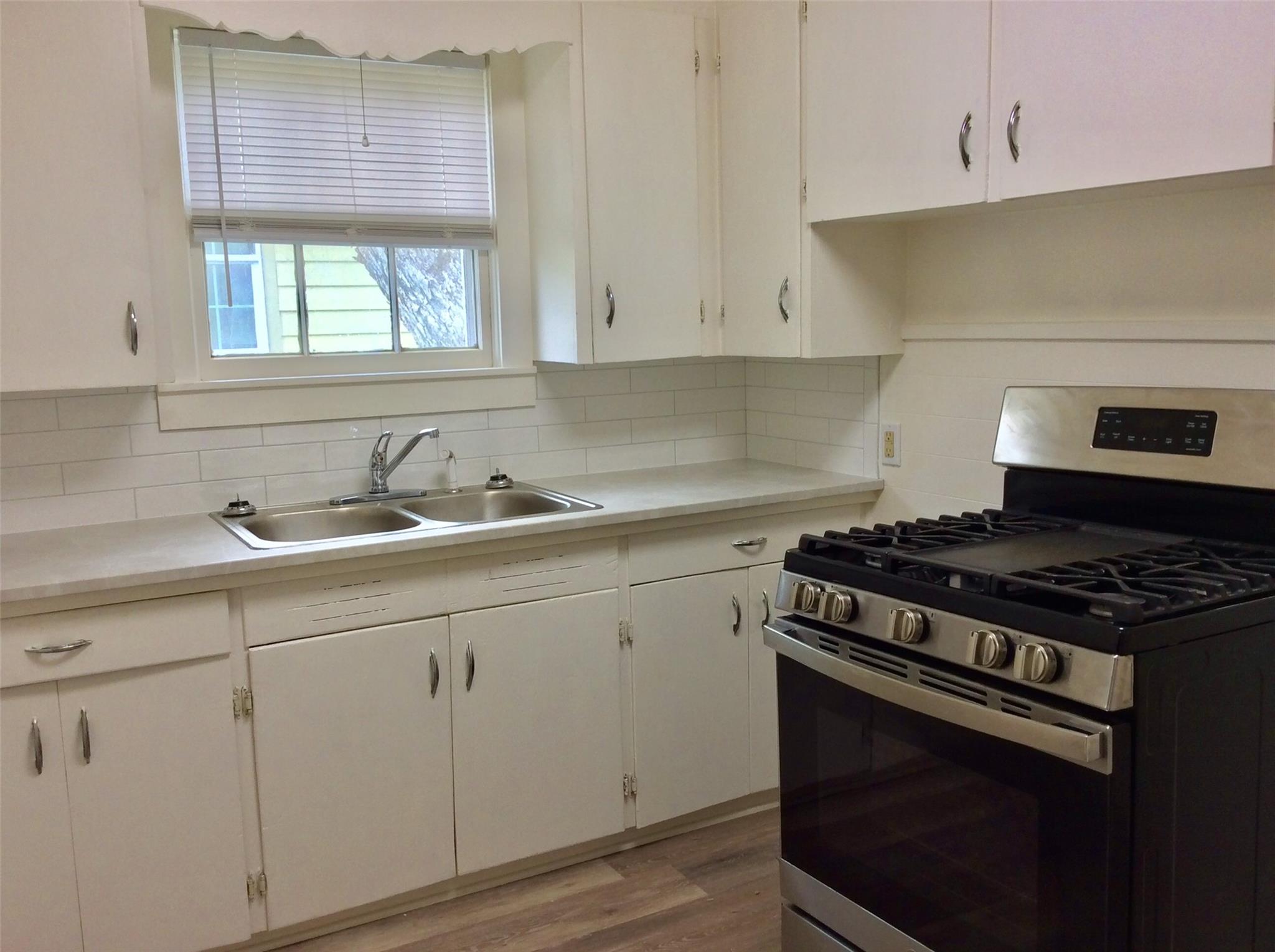 406 N Broadway St, Caldwell, TX 77836