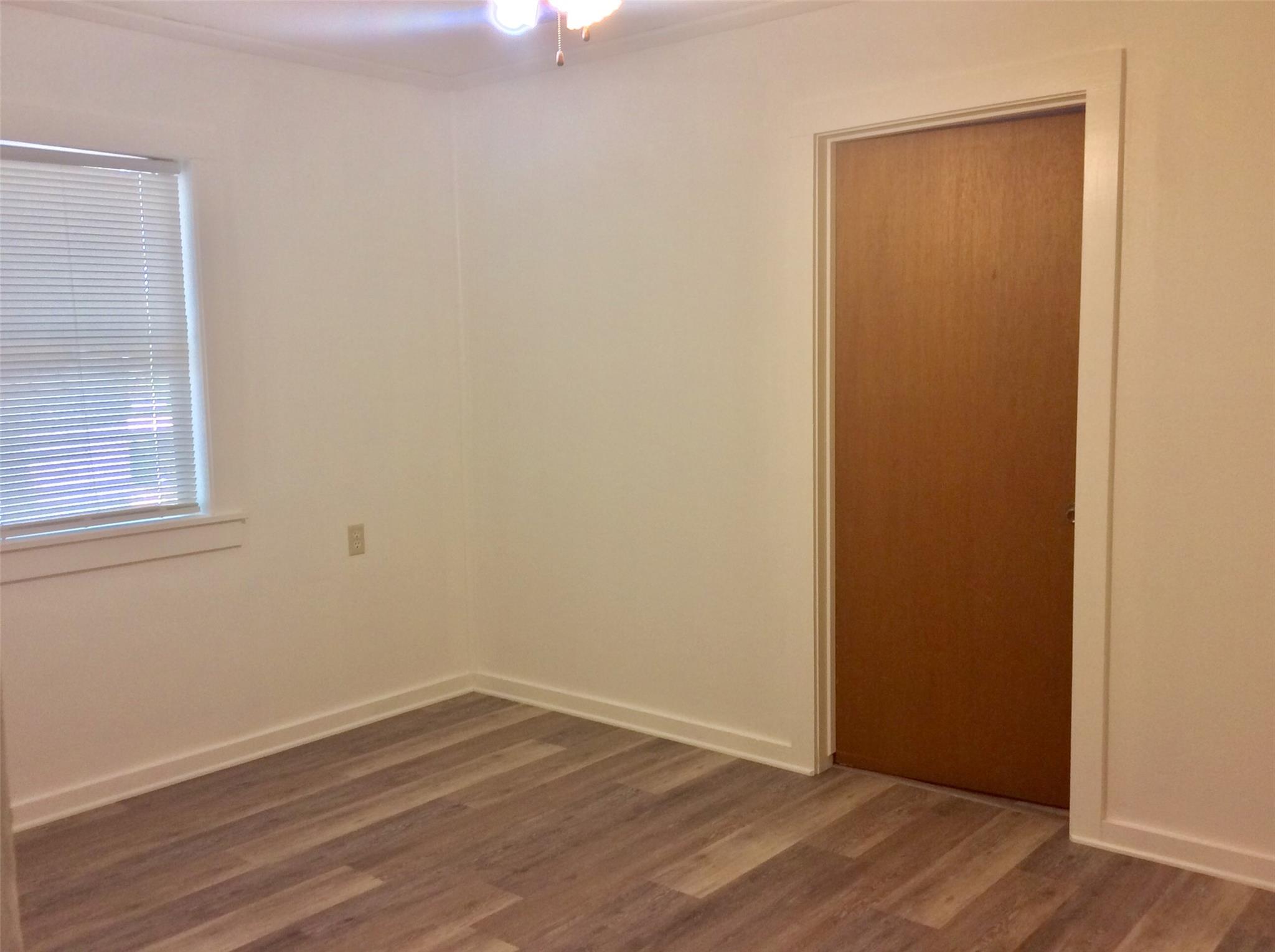 406 N Broadway St, Caldwell, TX 77836