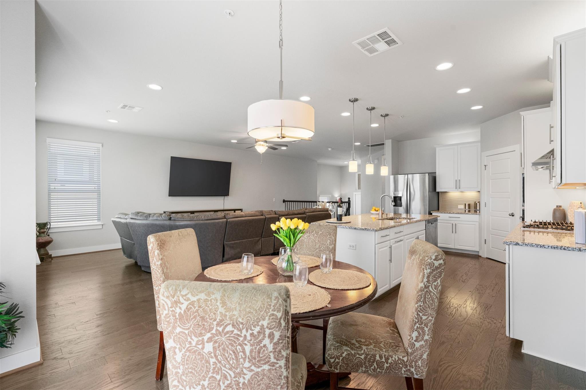 207 Bridgeford Dr # 16, Austin, TX 78745