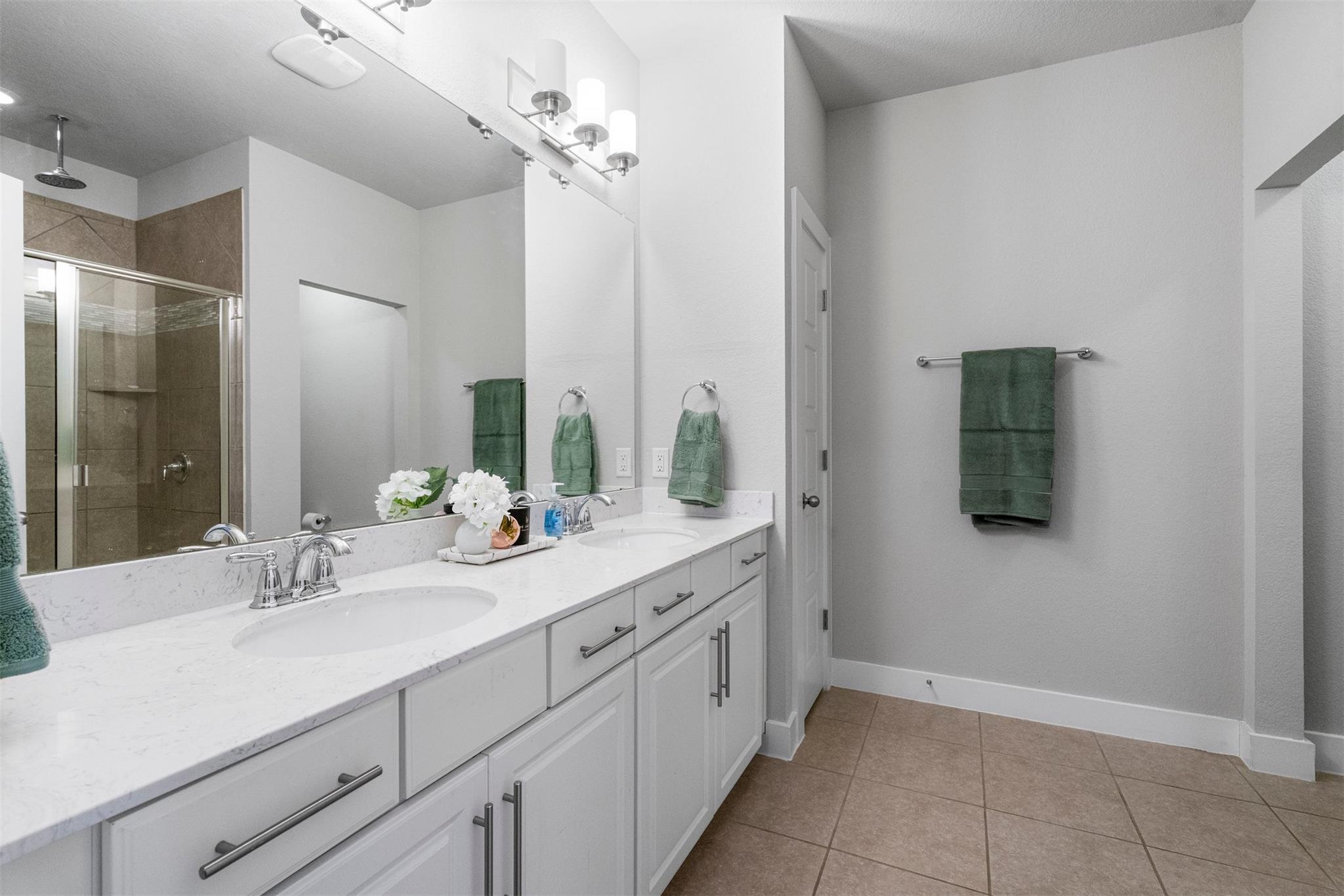 207 Bridgeford Dr # 16, Austin, TX 78745