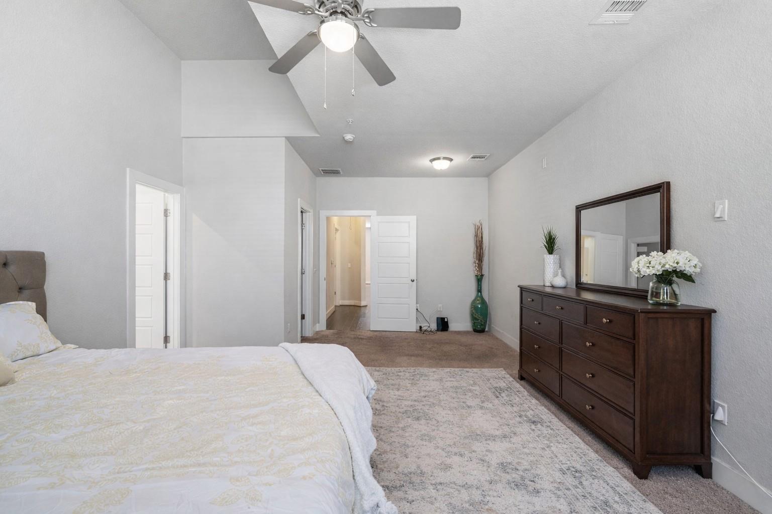 207 Bridgeford Dr # 16, Austin, TX 78745