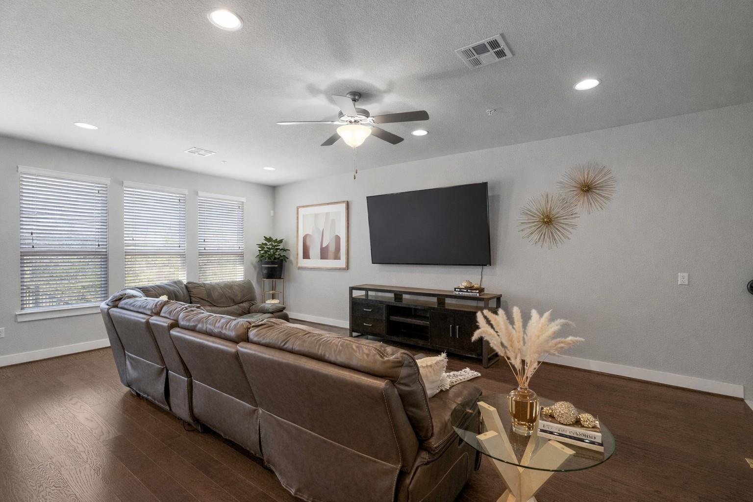 207 Bridgeford Dr # 16, Austin, TX 78745