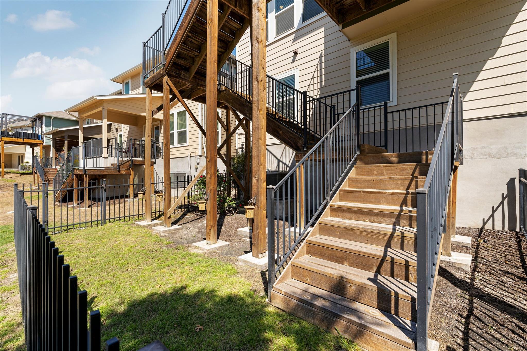 207 Bridgeford Dr # 16, Austin, TX 78745