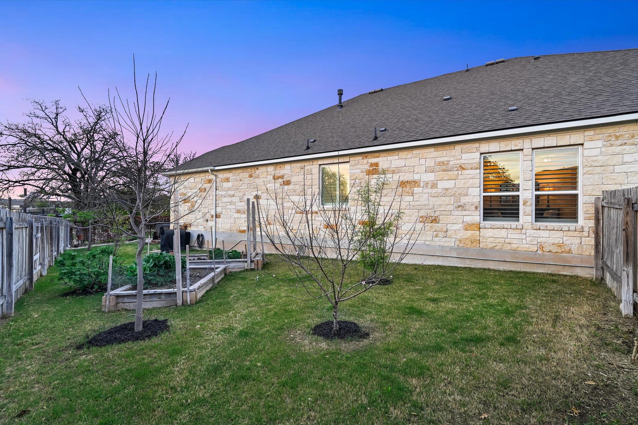 125 Ridgeview Ct, Georgetown, TX 78628