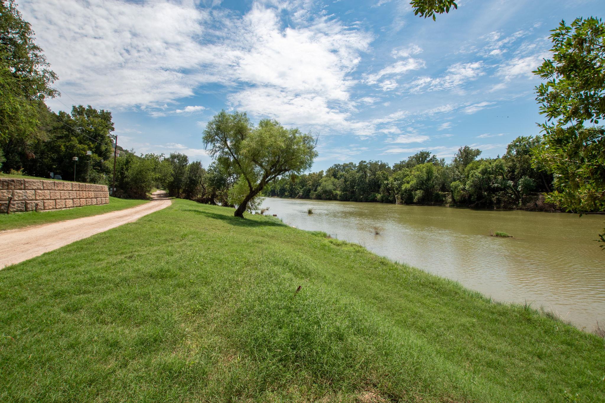 2005 Park Rd, Lampasas, TX 76550