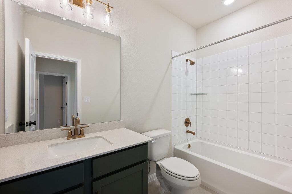 228 Ranier Way, Dripping Springs, TX 78620