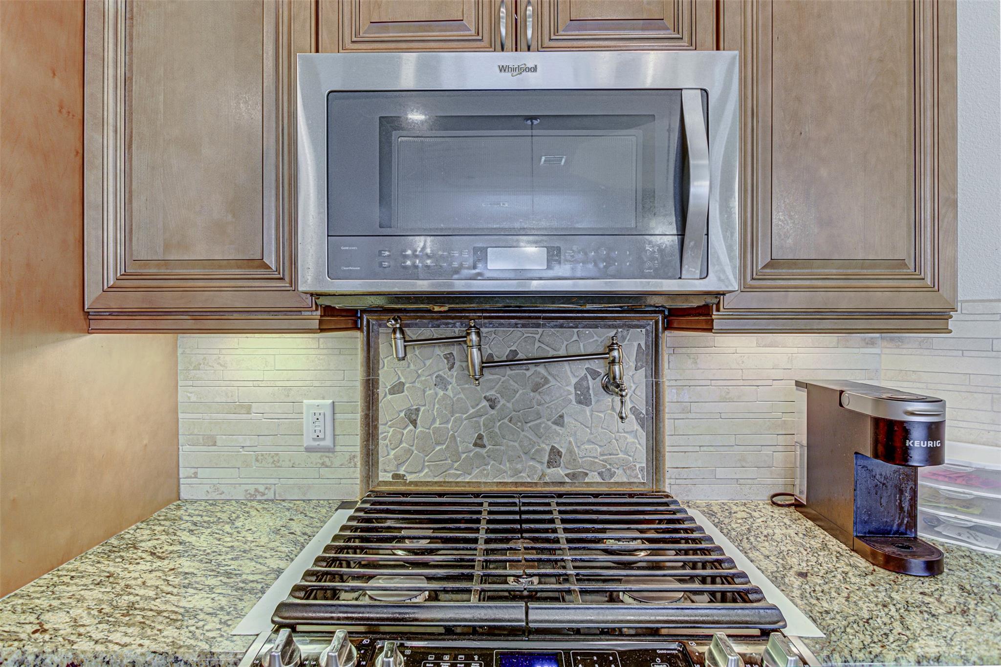 105 Arbors Cir, Elgin, TX 78621