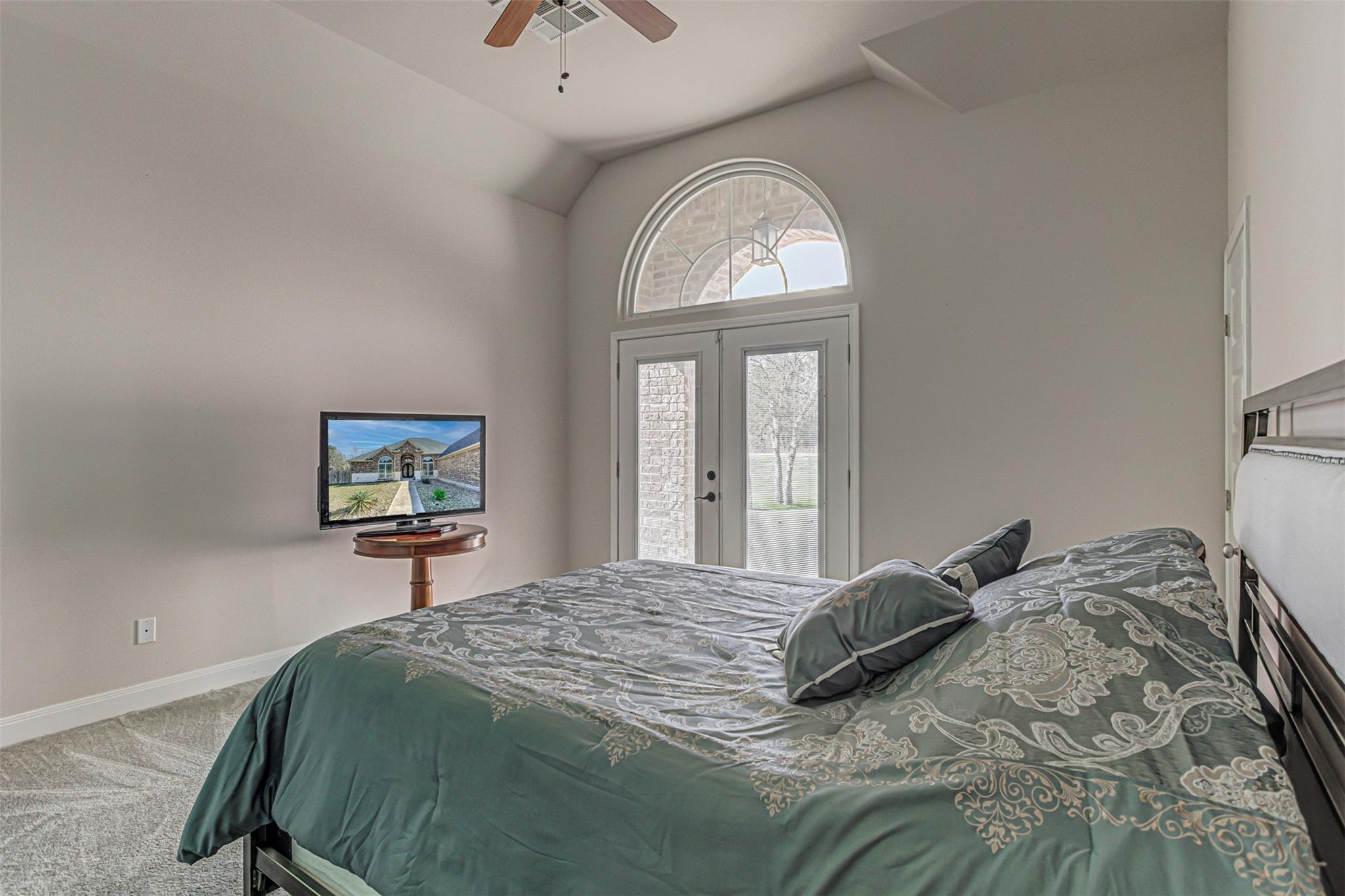 105 Arbors Cir, Elgin, TX 78621