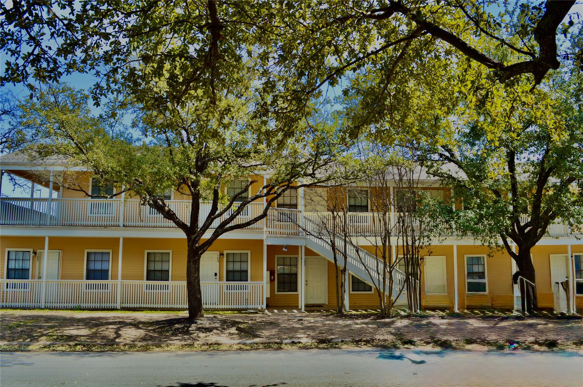 619 W 37th St # 104, Austin, TX 78705