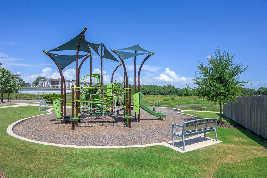 208 Garner Dr, Kyle, TX 78640