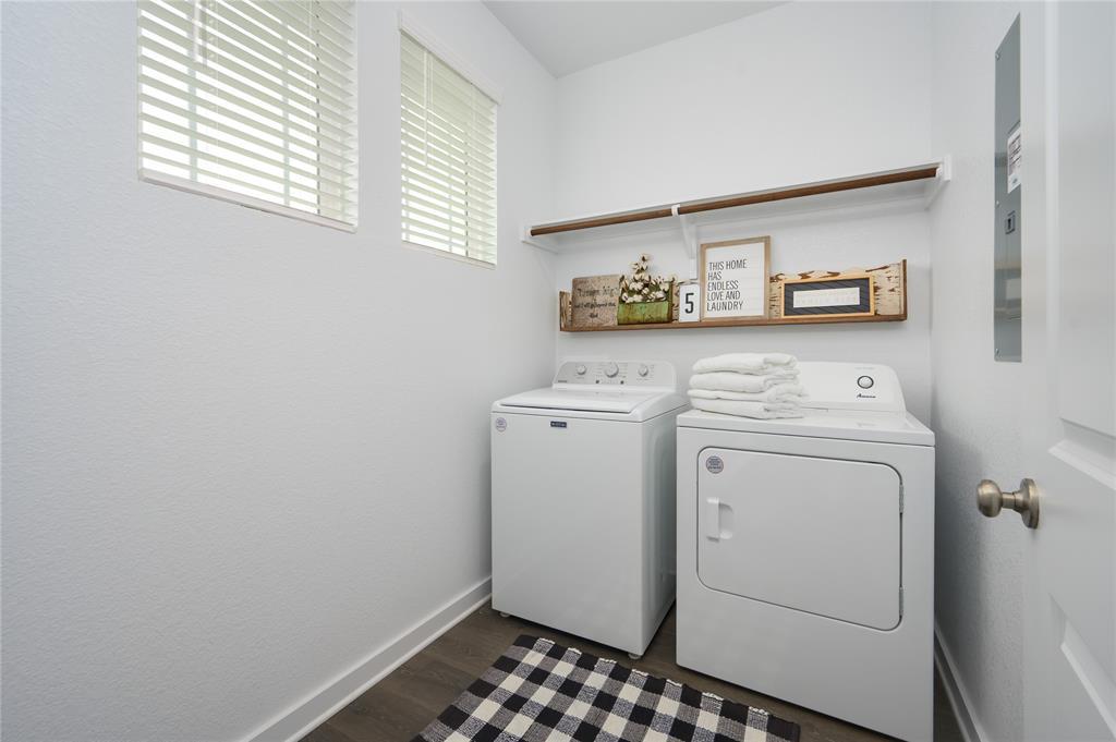 208 Garner Dr, Kyle, TX 78640