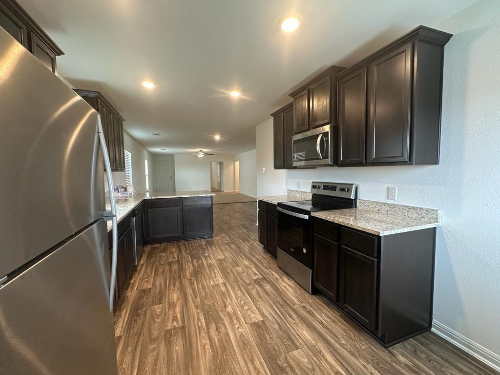 18300 SPECULATOR Ln, Elgin, TX 78621