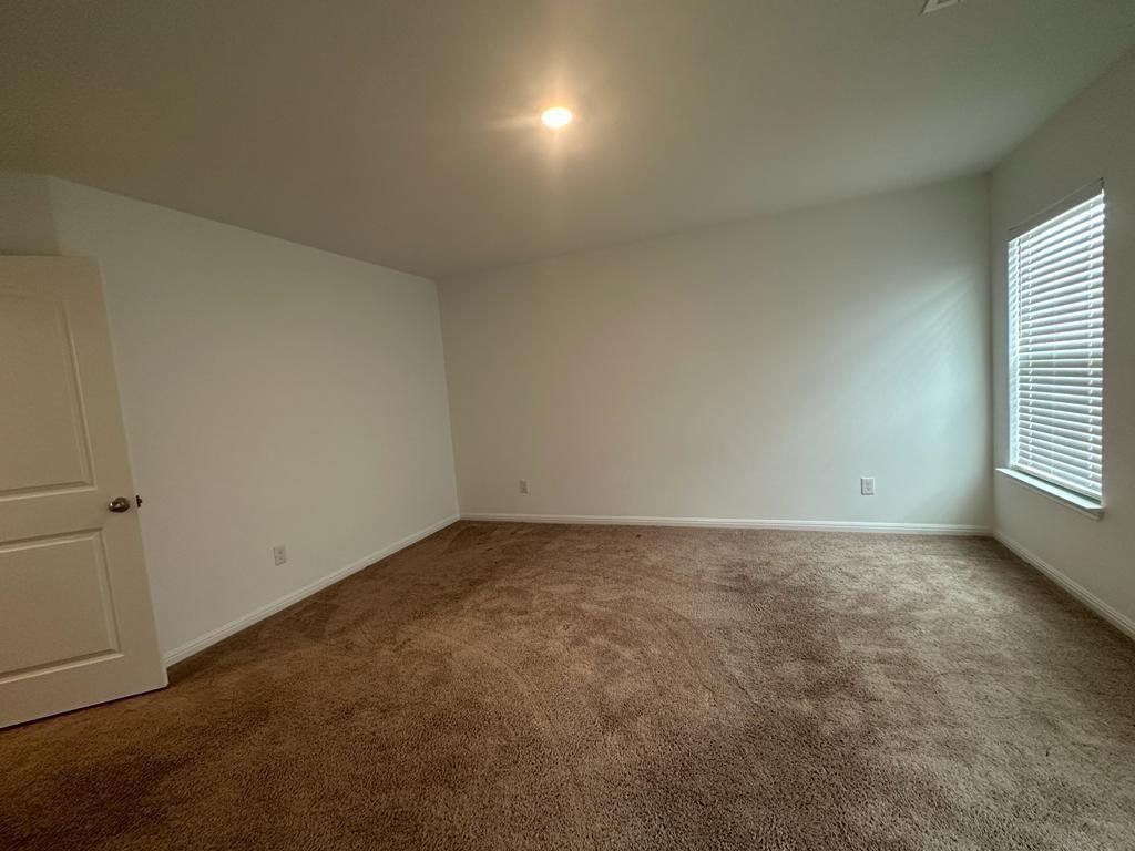 18300 SPECULATOR Ln, Elgin, TX 78621