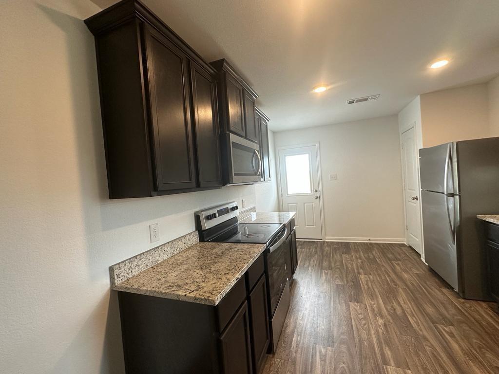 18300 SPECULATOR Ln, Elgin, TX 78621