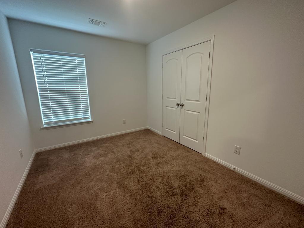 18300 SPECULATOR Ln, Elgin, TX 78621