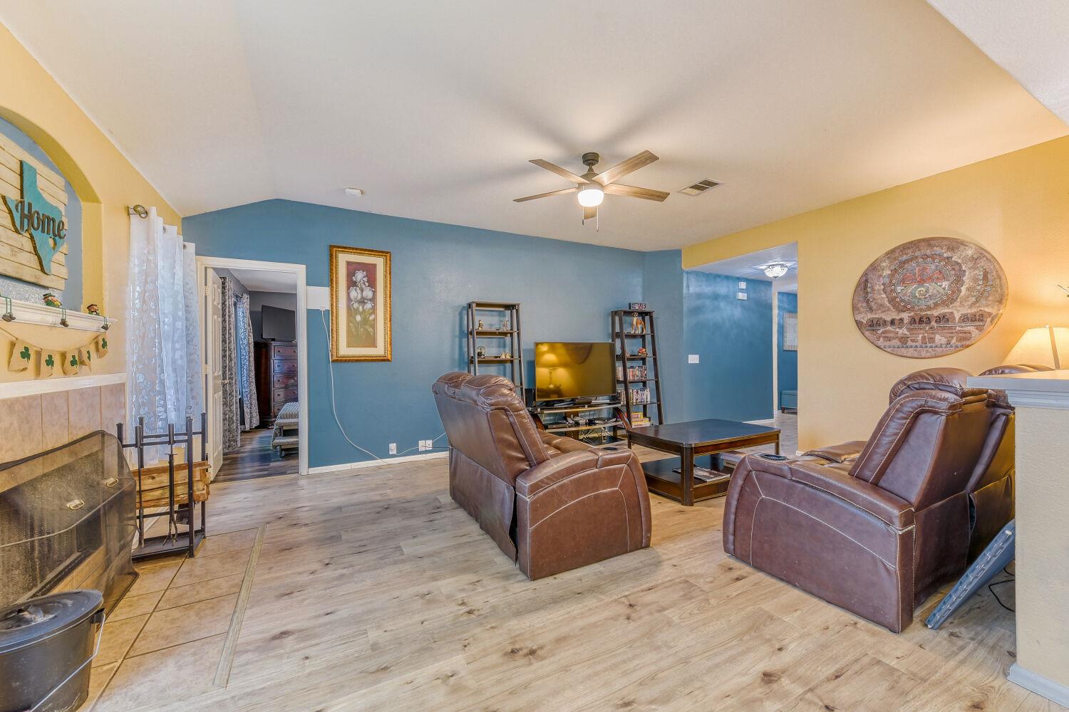 1319 Belmont Dr, San Marcos, TX 78666